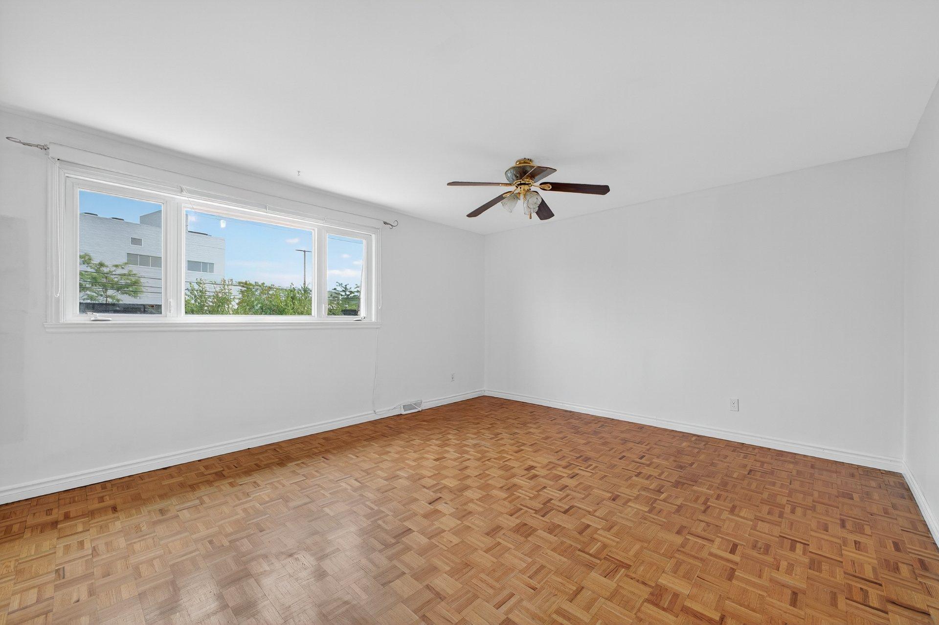 









4443


Rue Jolicoeur

,
Dollard-des-Ormeaux,




QC
H9H2B1

