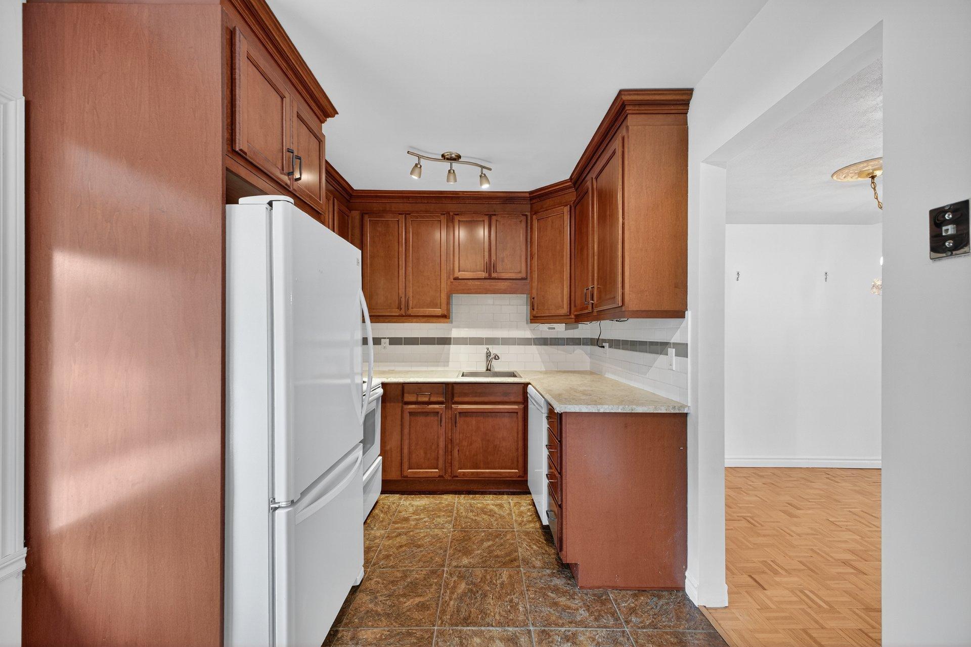 









4443


Rue Jolicoeur

,
Dollard-des-Ormeaux,




QC
H9H2B1

