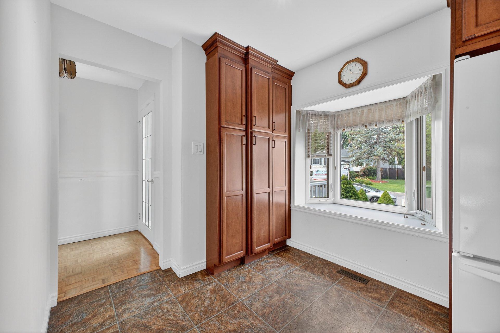 









4443


Rue Jolicoeur

,
Dollard-des-Ormeaux,




QC
H9H2B1

