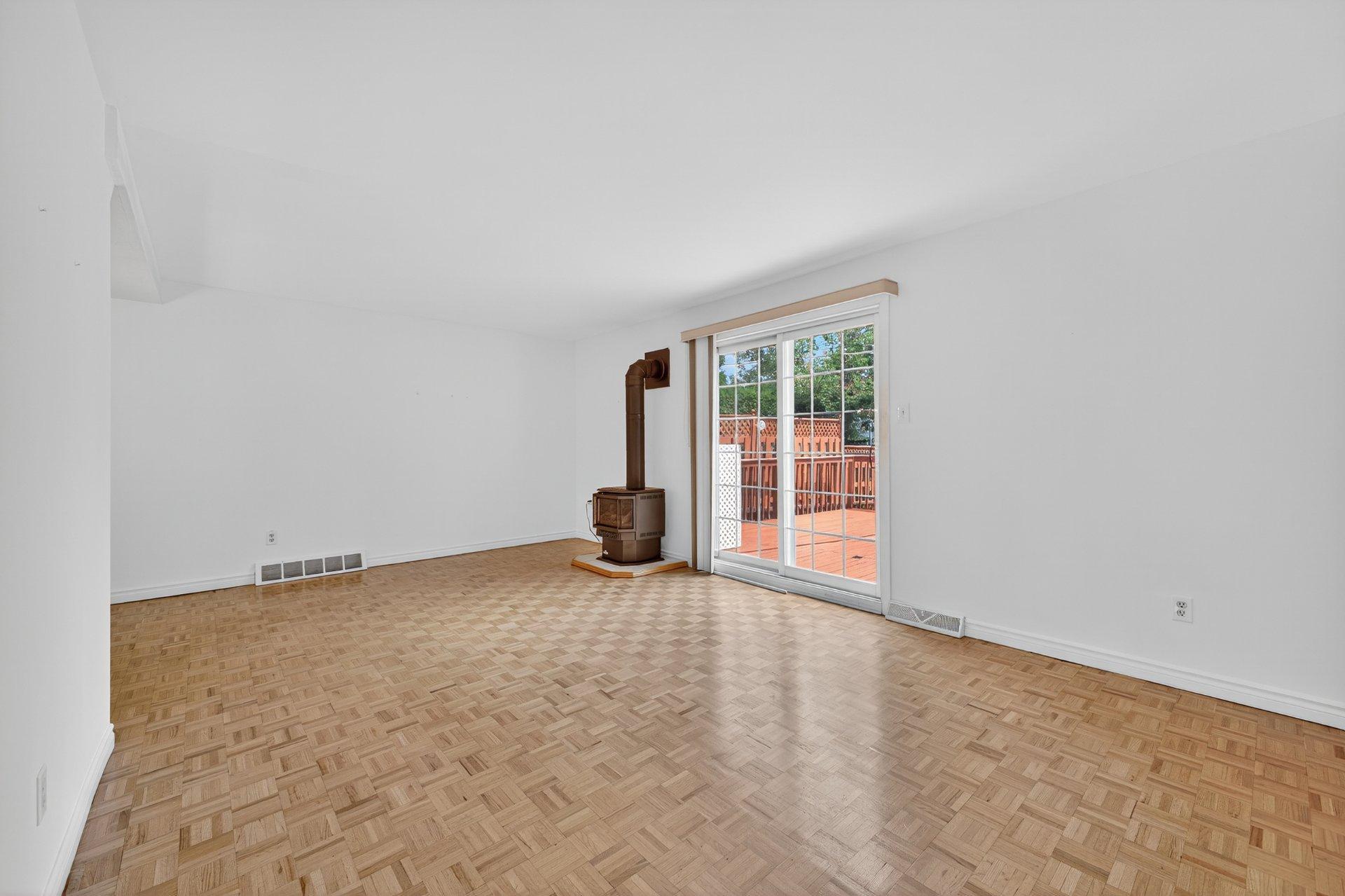 









4443


Rue Jolicoeur

,
Dollard-des-Ormeaux,




QC
H9H2B1

