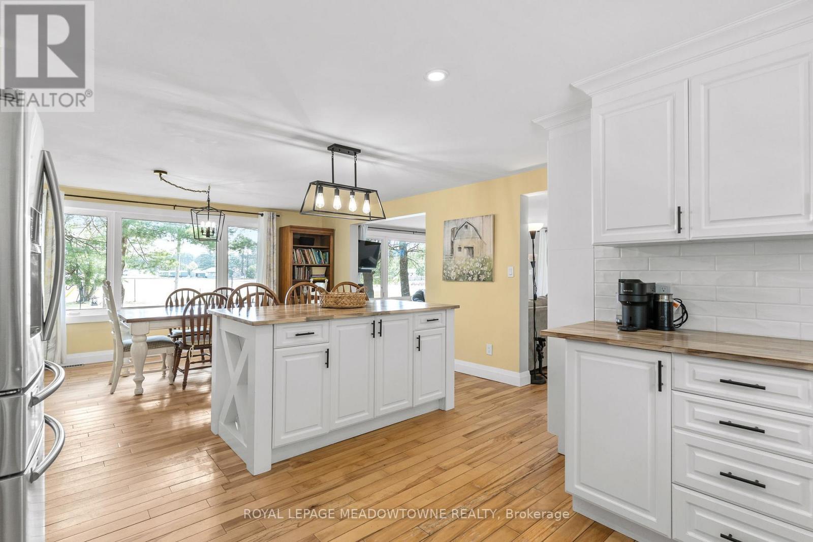 












185 BOBCAYGEON ROAD

,
Minden Hills,




Ontario
K0M2K0

