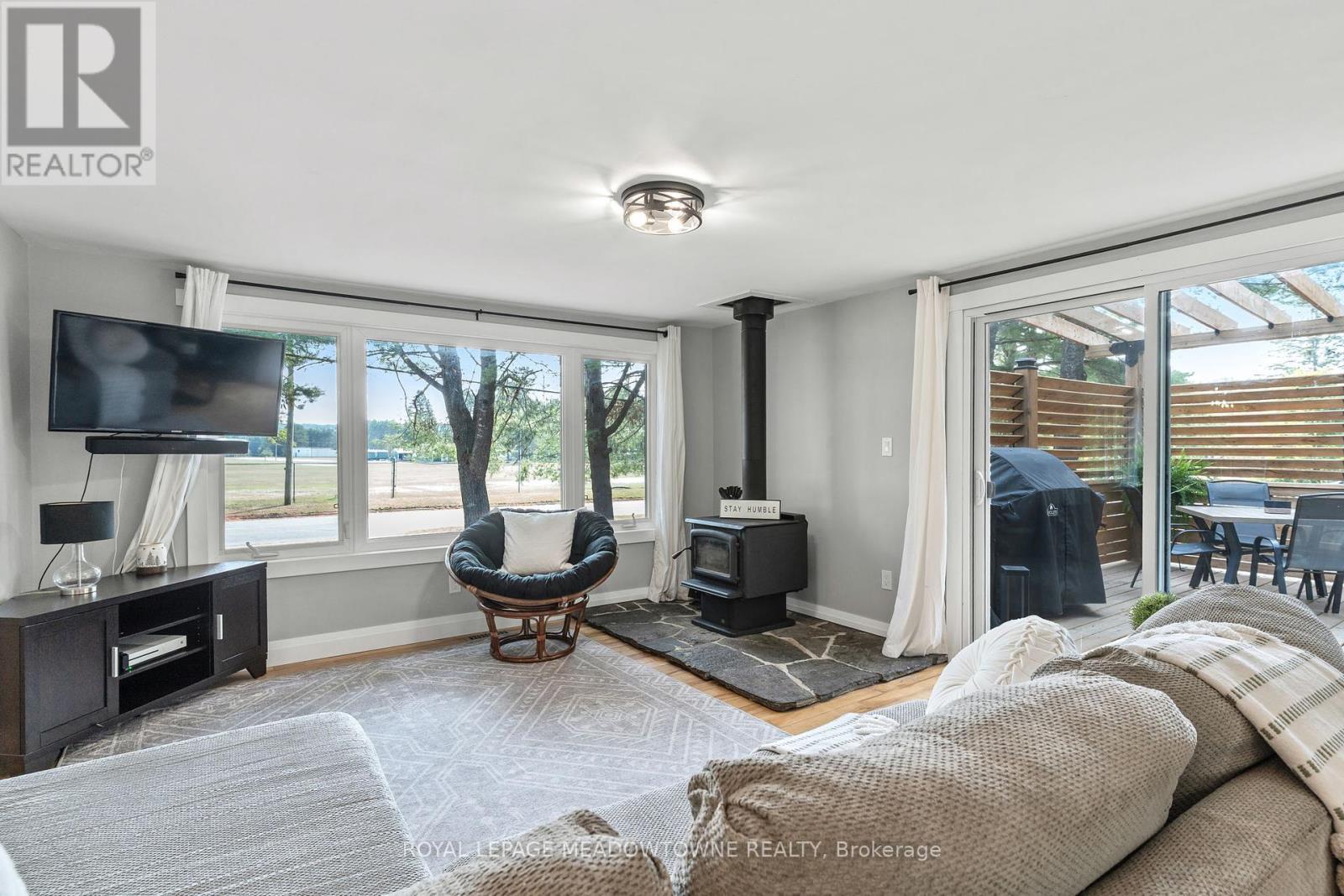 












185 BOBCAYGEON ROAD

,
Minden Hills,




Ontario
K0M2K0

