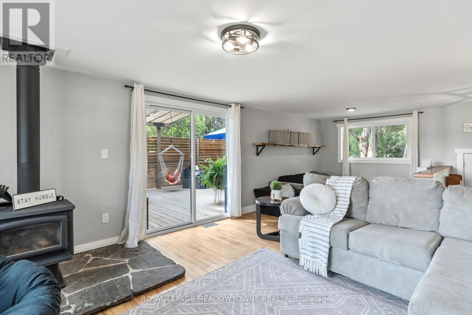 












185 BOBCAYGEON ROAD

,
Minden Hills,




Ontario
K0M2K0

