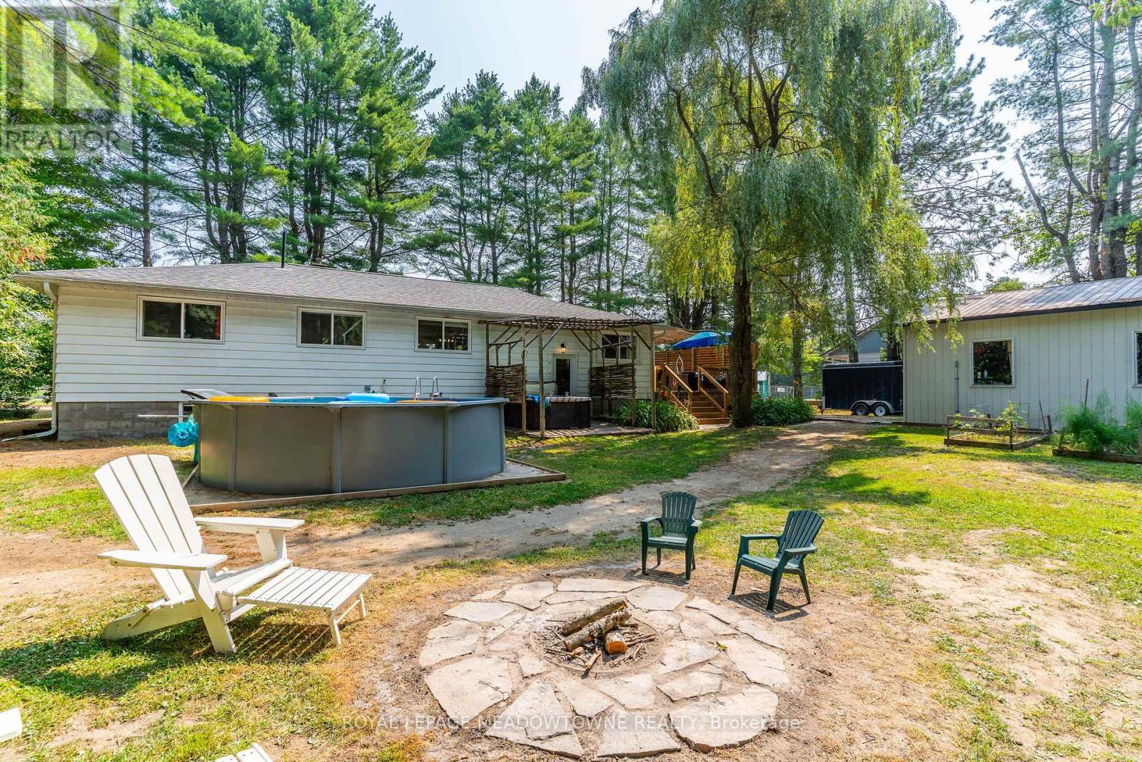 












185 BOBCAYGEON ROAD

,
Minden Hills,




Ontario
K0M2K0

