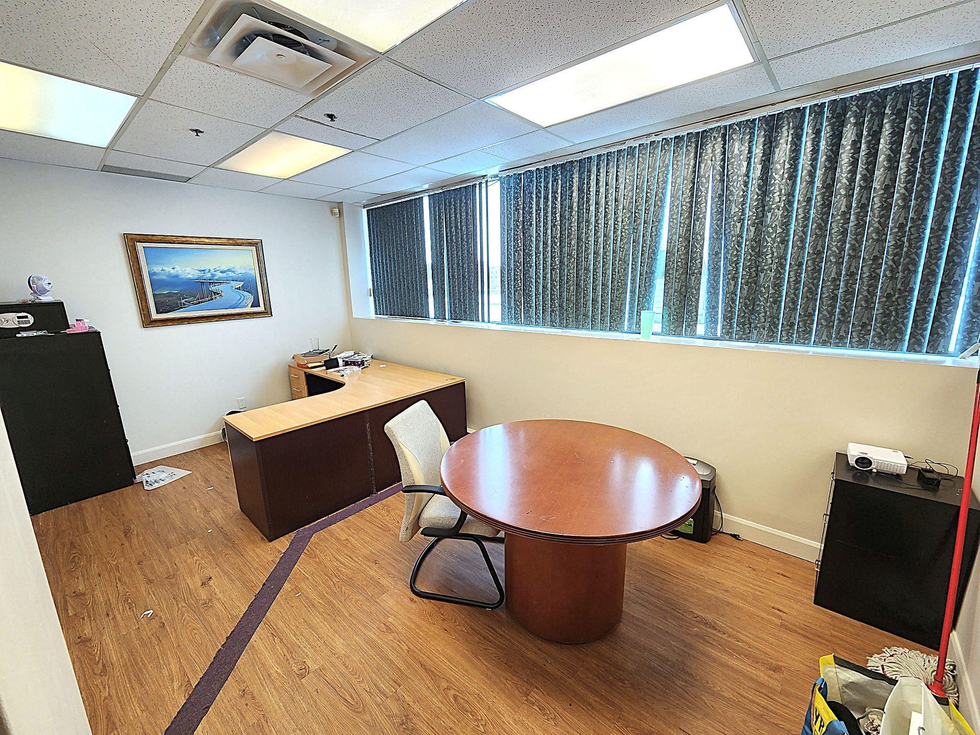 









3221


Aut. Jean-Noël-Lavoie (A-440)

, 230,
Laval (Chomedey),




QC
H7P5P2

