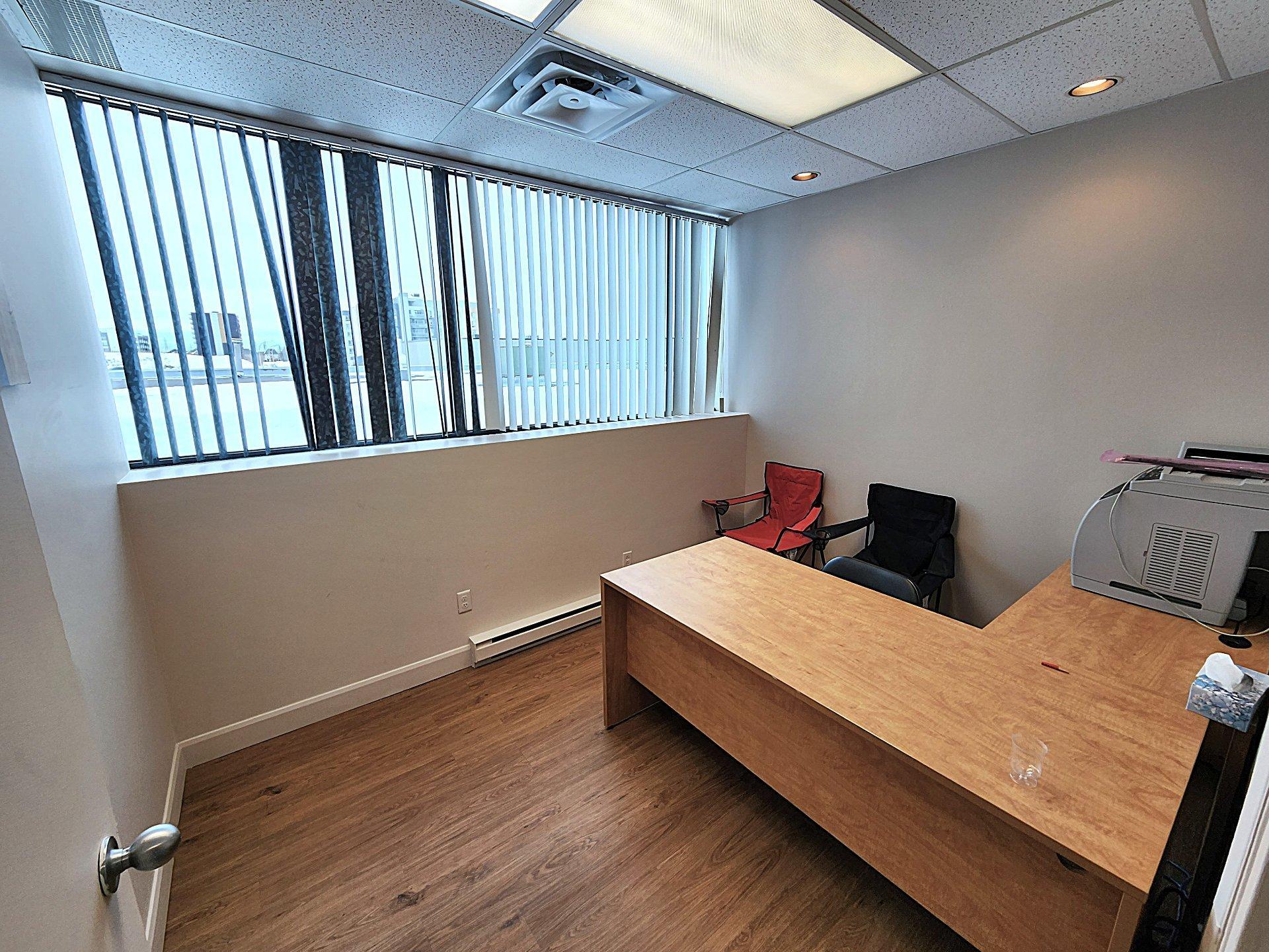 









3221


Aut. Jean-Noël-Lavoie (A-440)

, 230,
Laval (Chomedey),




QC
H7P5P2

