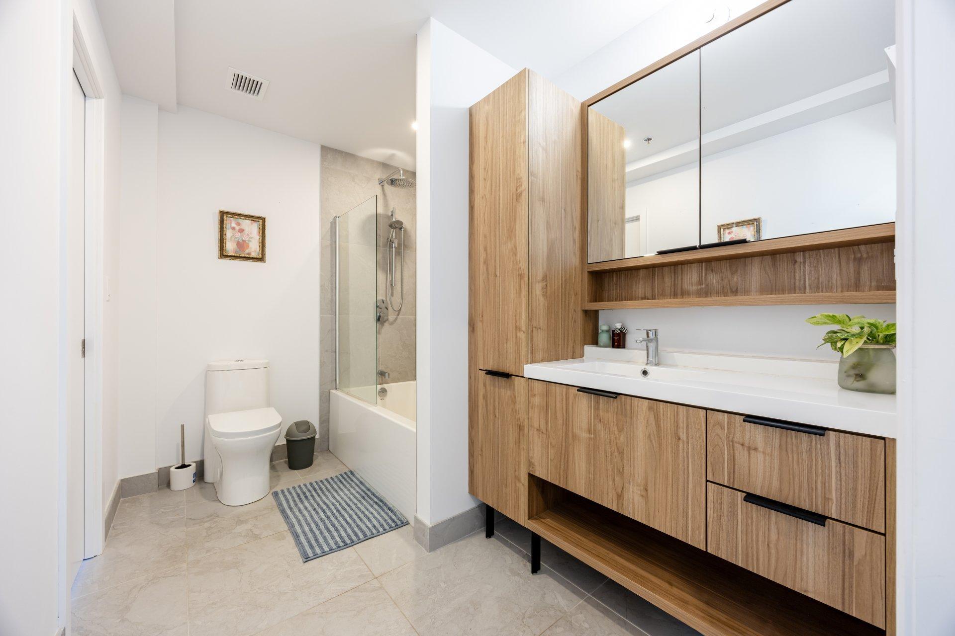 









1971


Rue du Havre

, 304,
Montréal (Ville-Marie),




QC
H2K0E5

