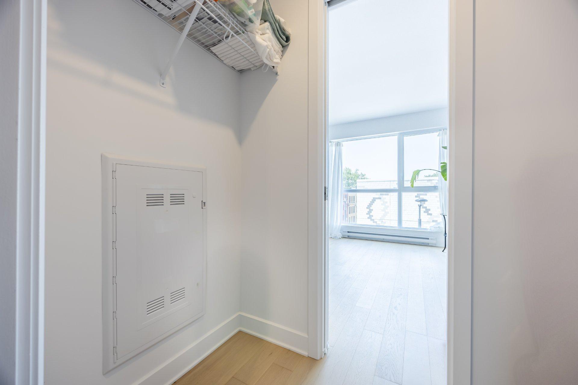 









1971


Rue du Havre

, 304,
Montréal (Ville-Marie),




QC
H2K0E5

