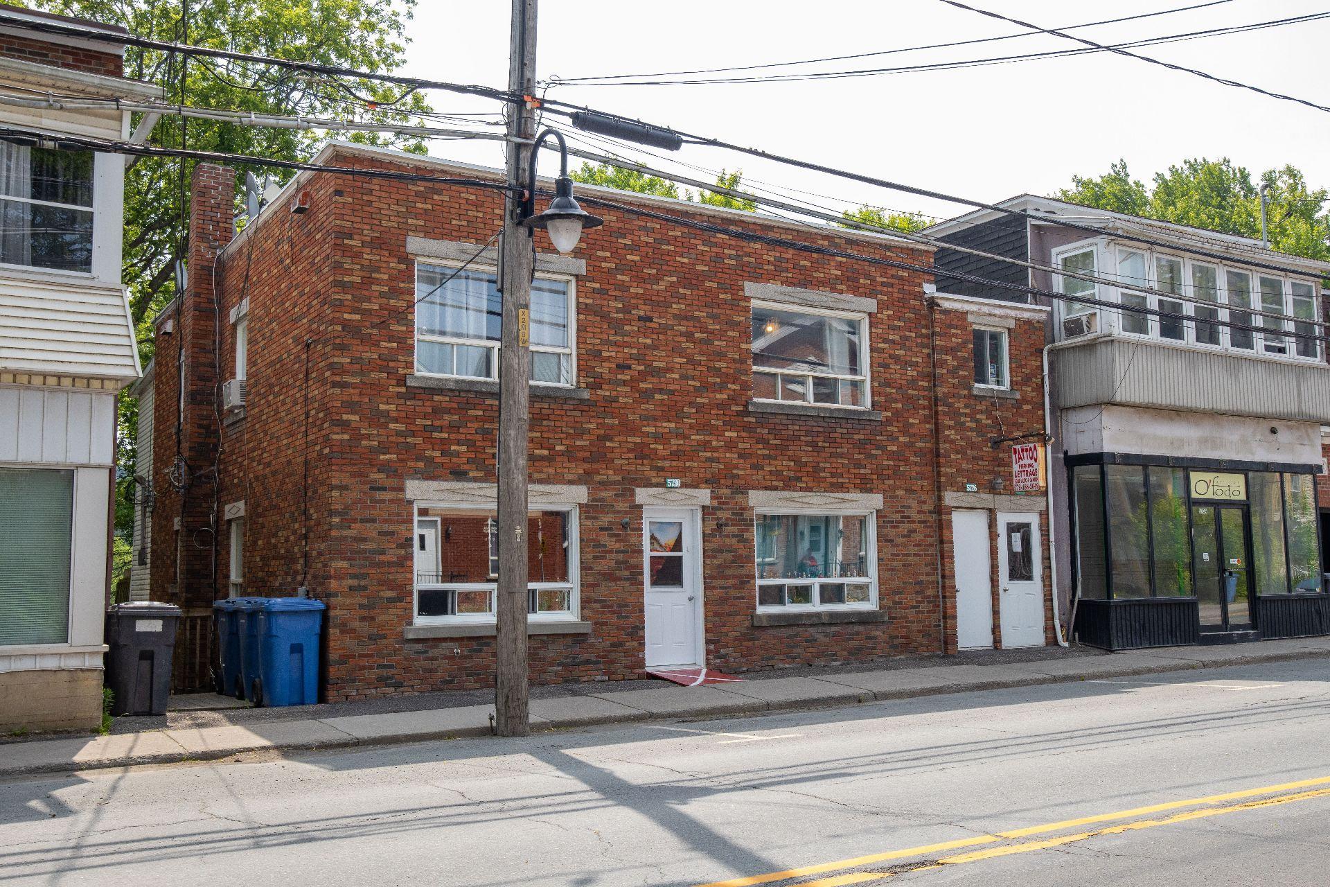 









5722

 - 5730


Rue Foster

,
Waterloo,




QC
J0E2N0

