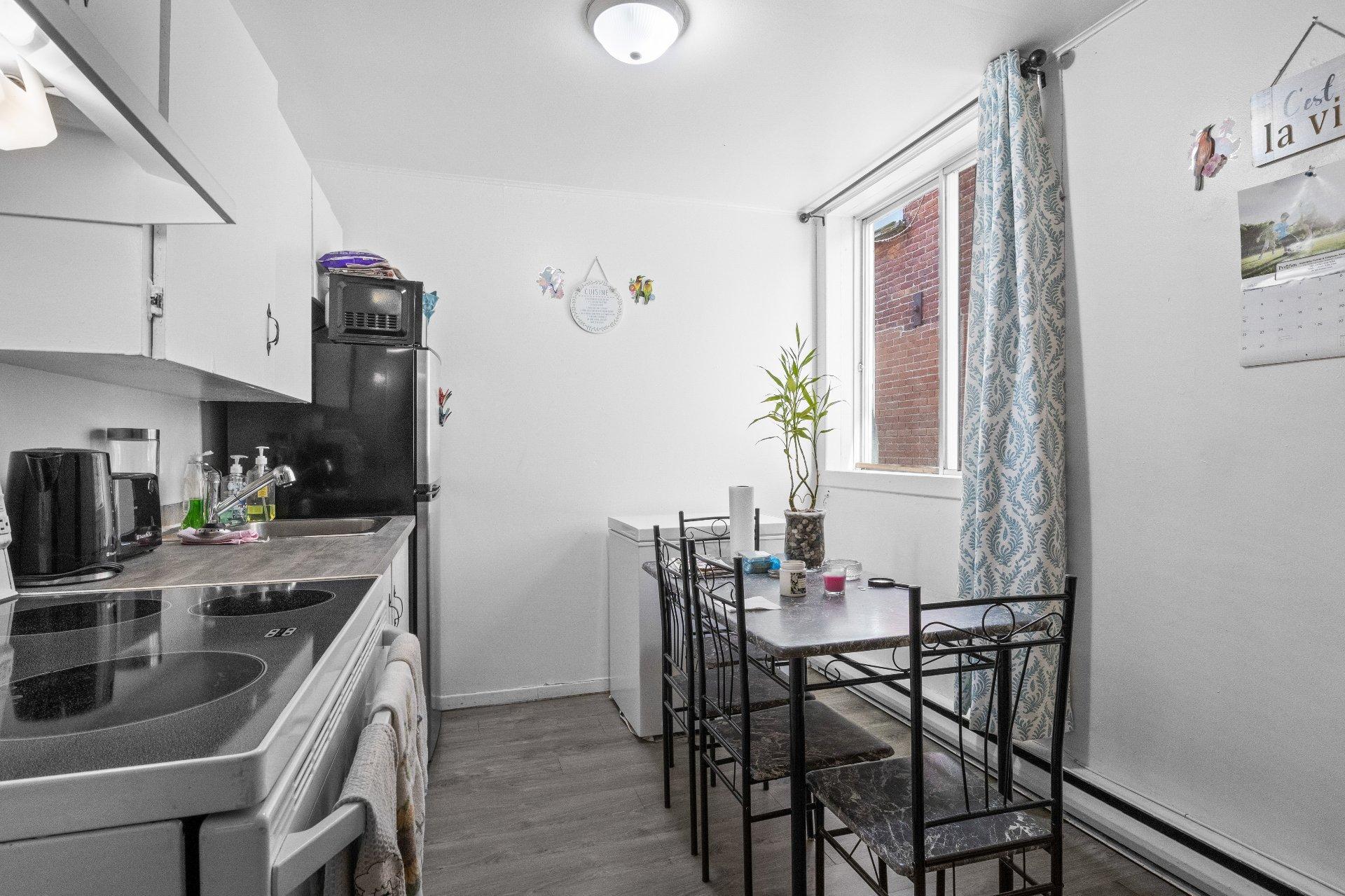 









5722

 - 5730


Rue Foster

,
Waterloo,




QC
J0E2N0

