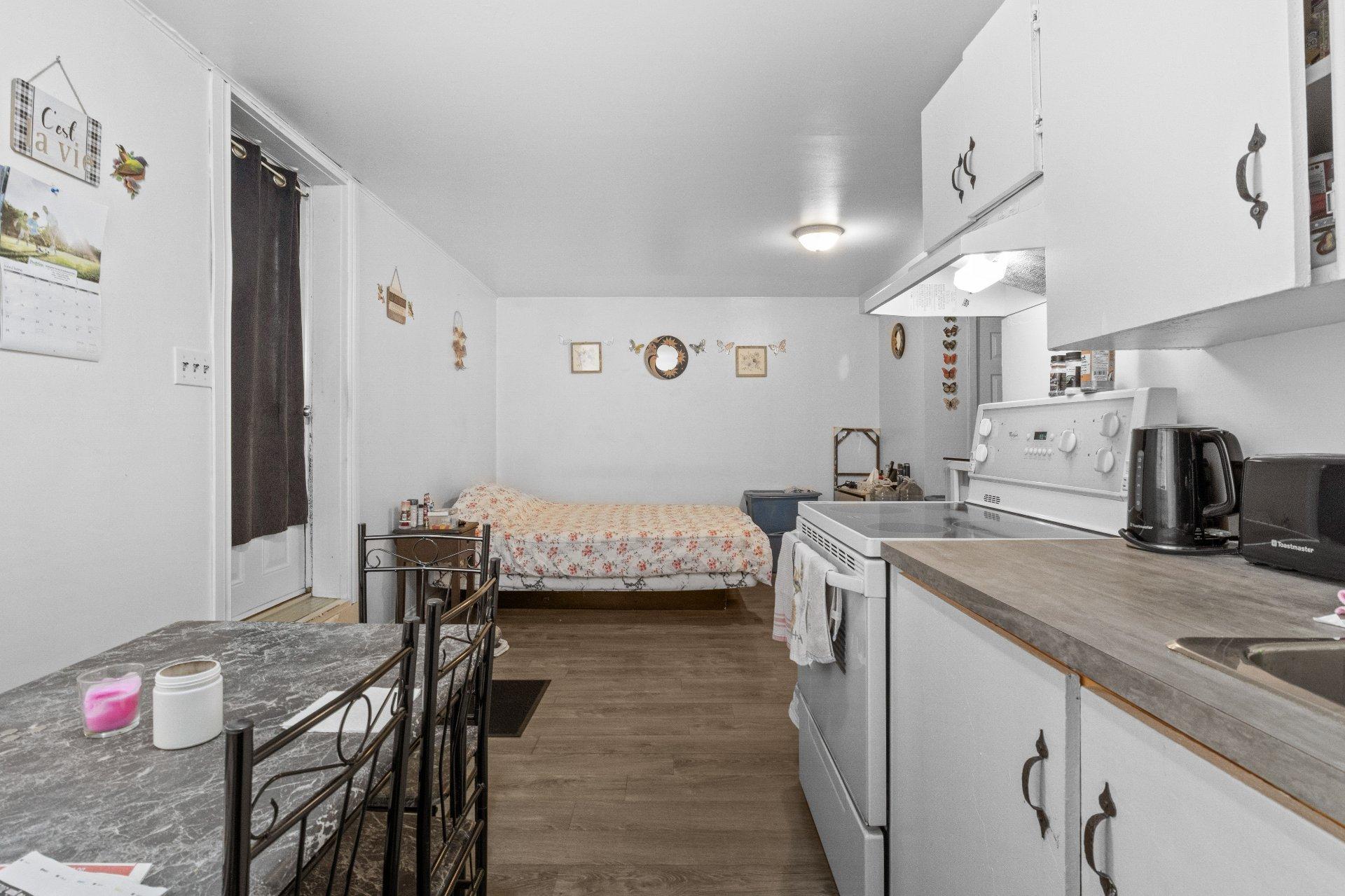









5722

 - 5730


Rue Foster

,
Waterloo,




QC
J0E2N0

