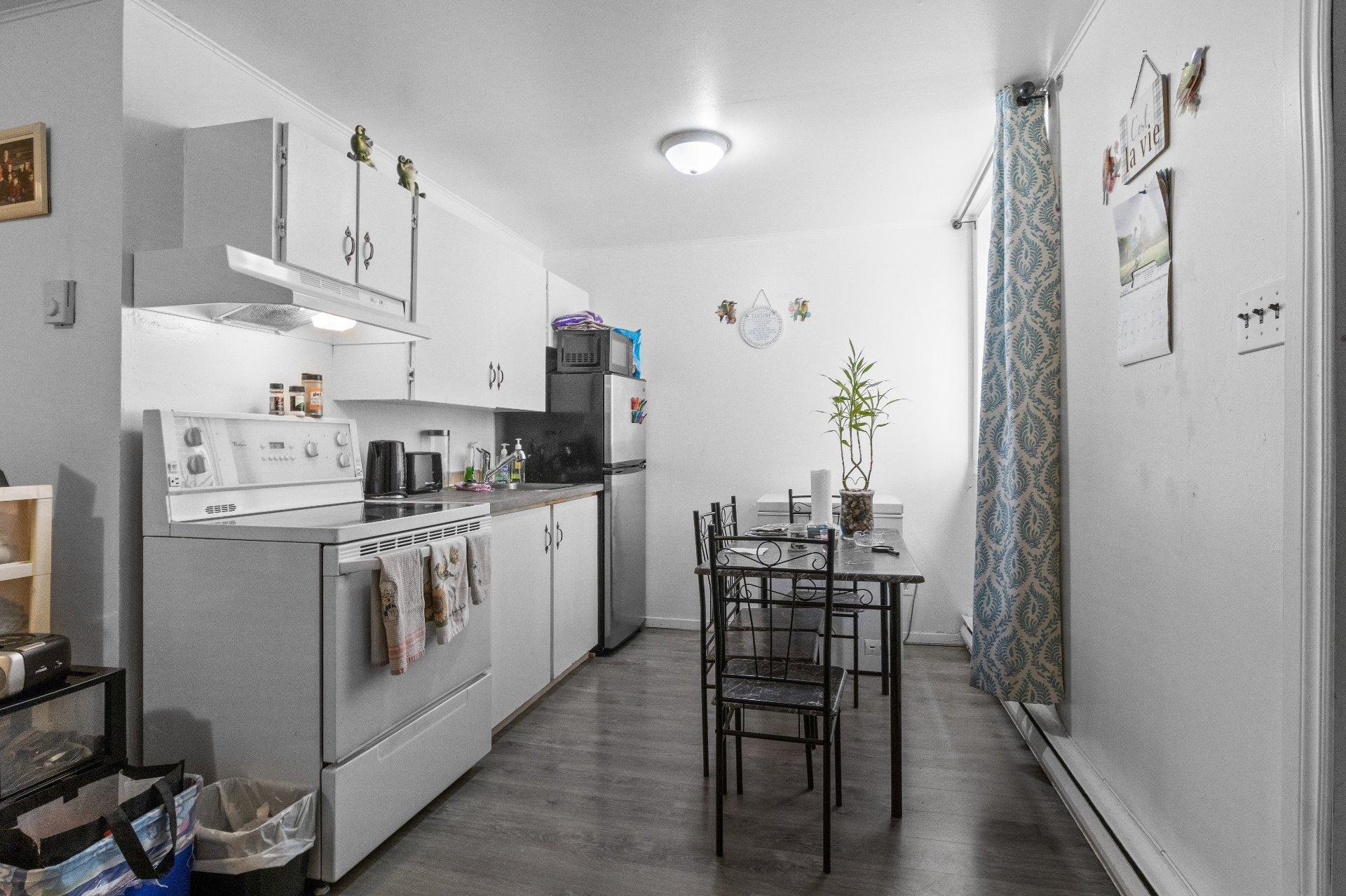 









5722

 - 5730


Rue Foster

,
Waterloo,




QC
J0E2N0

