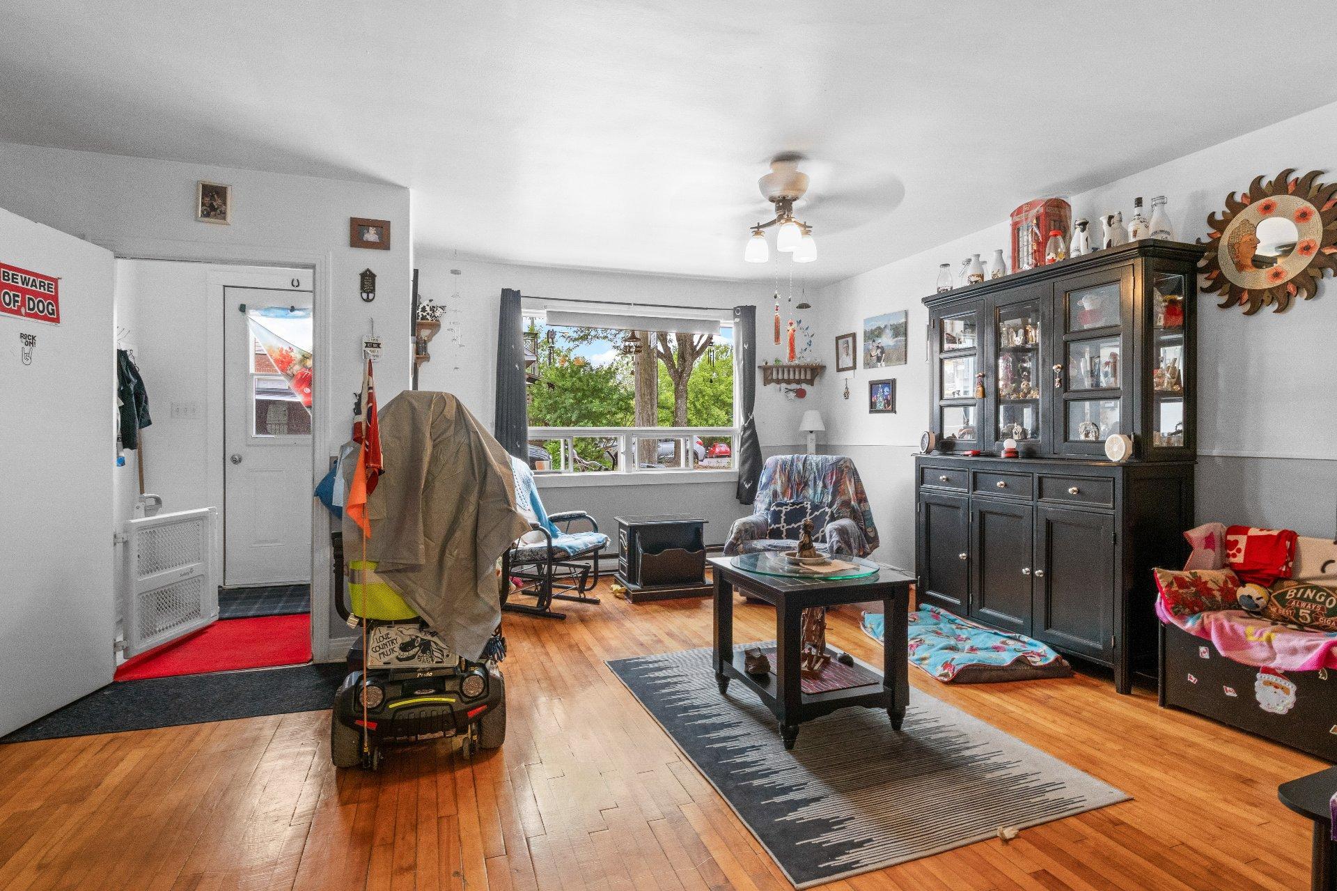 









5722

 - 5730


Rue Foster

,
Waterloo,




QC
J0E2N0

