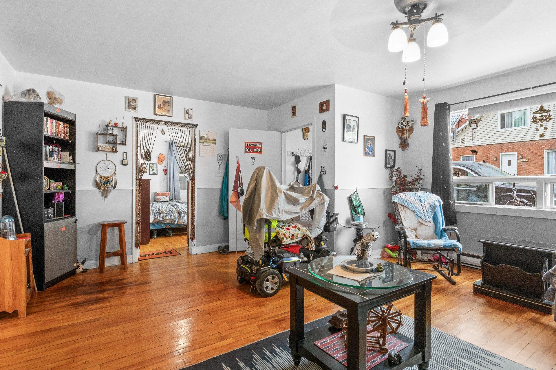 









5722

 - 5730


Rue Foster

,
Waterloo,




QC
J0E2N0

