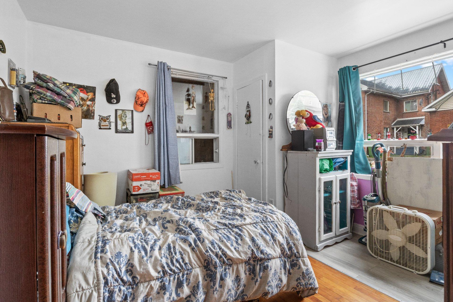 









5722

 - 5730


Rue Foster

,
Waterloo,




QC
J0E2N0

