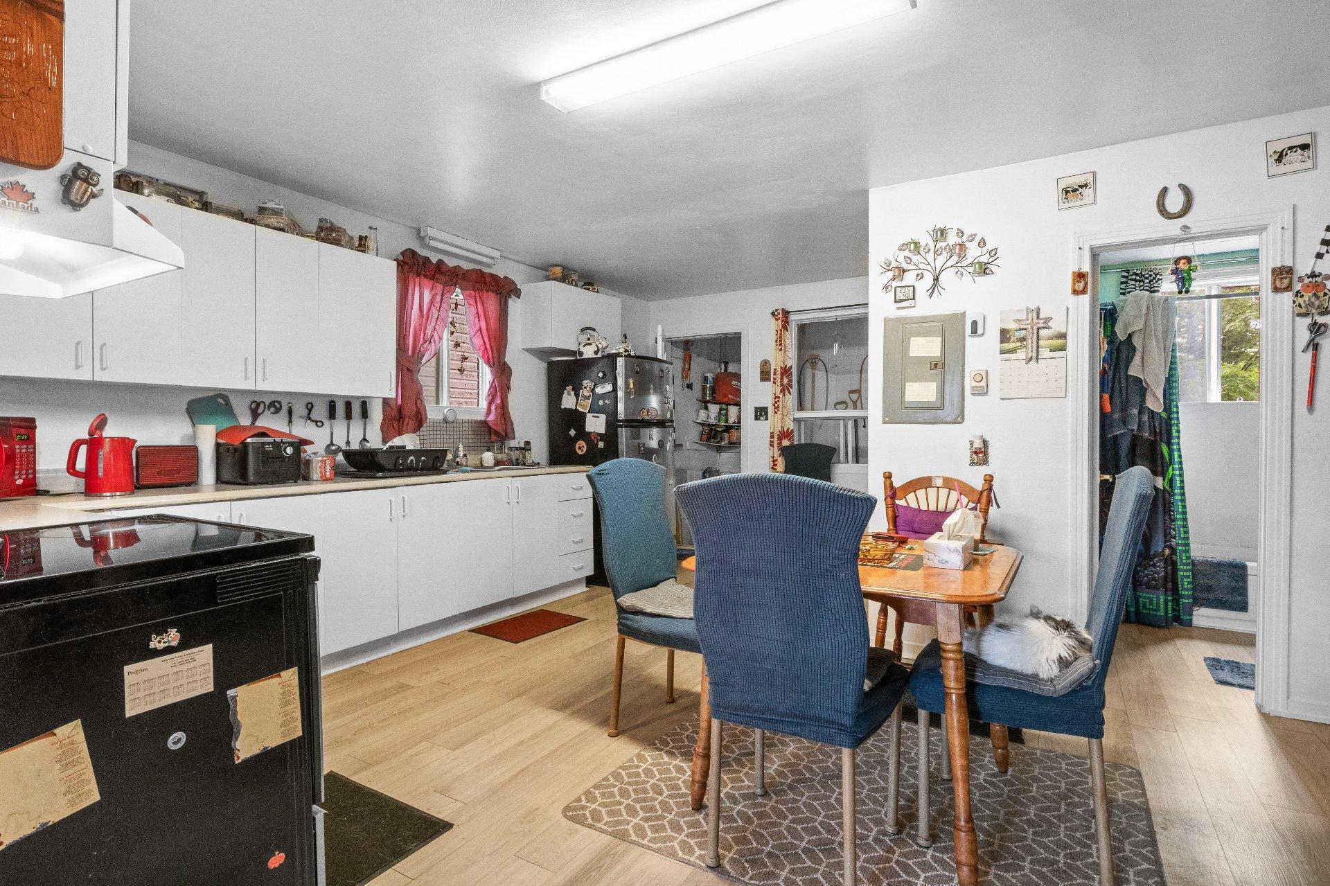 









5722

 - 5730


Rue Foster

,
Waterloo,




QC
J0E2N0

