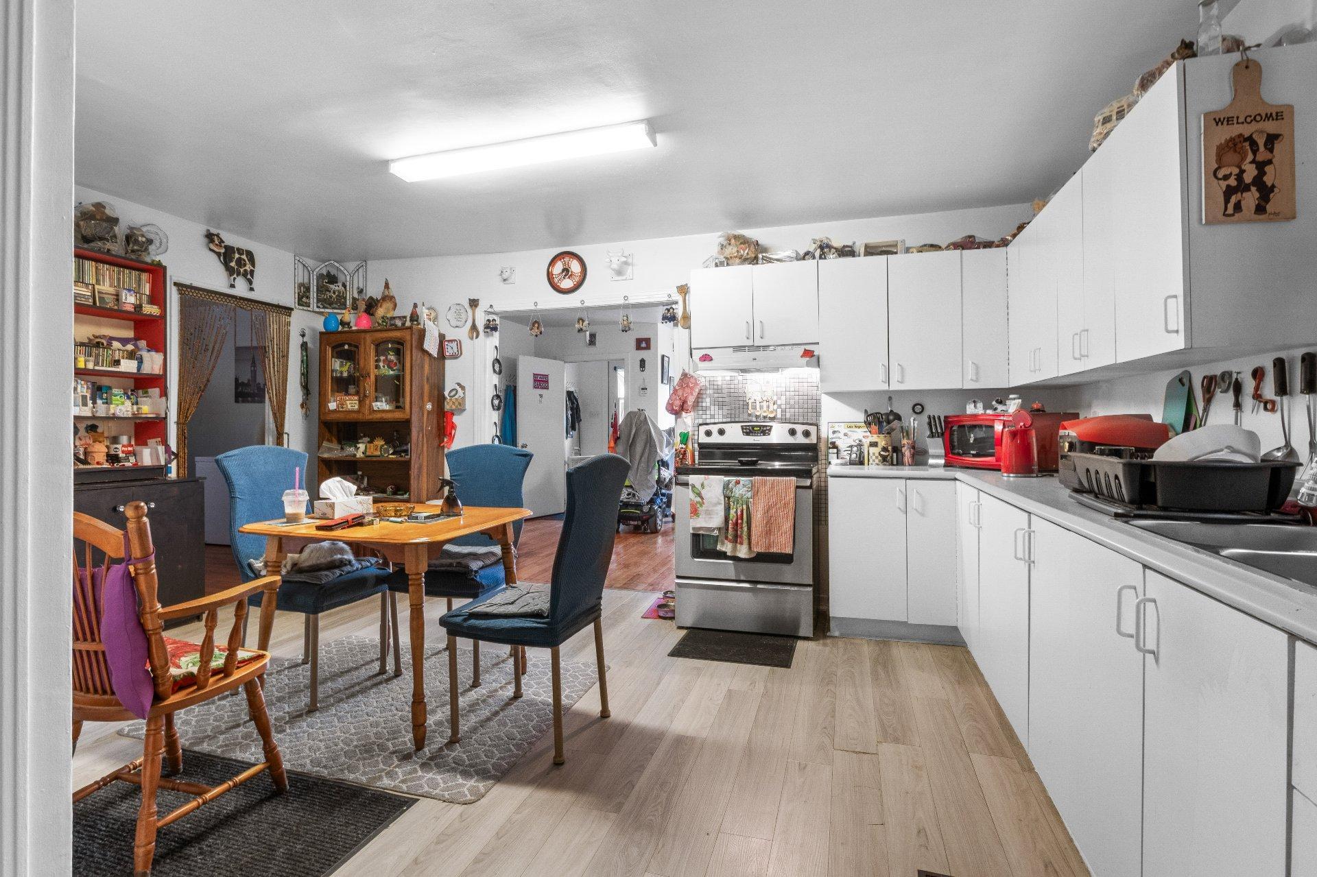









5722

 - 5730


Rue Foster

,
Waterloo,




QC
J0E2N0

