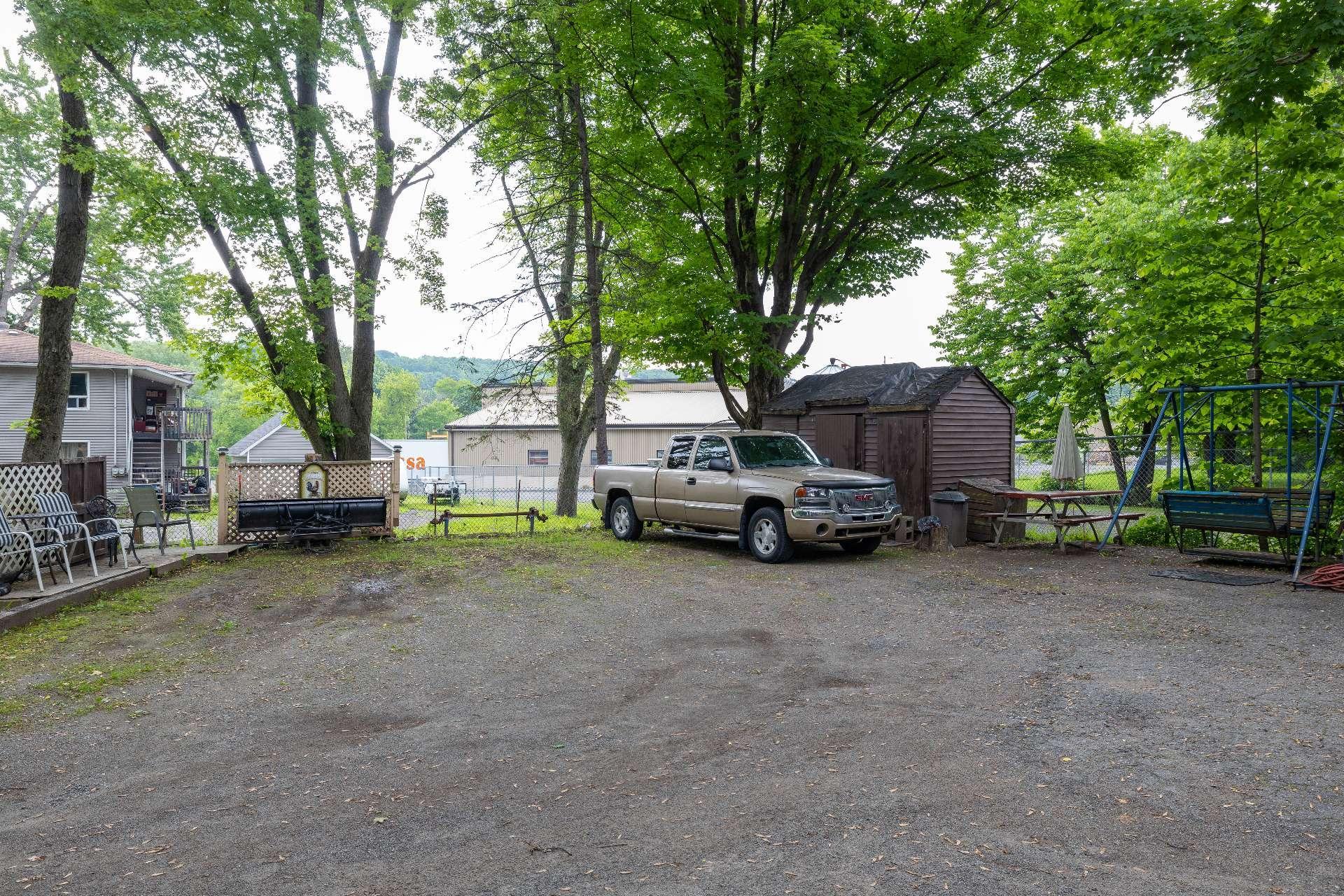 









5722

 - 5730


Rue Foster

,
Waterloo,




QC
J0E2N0

