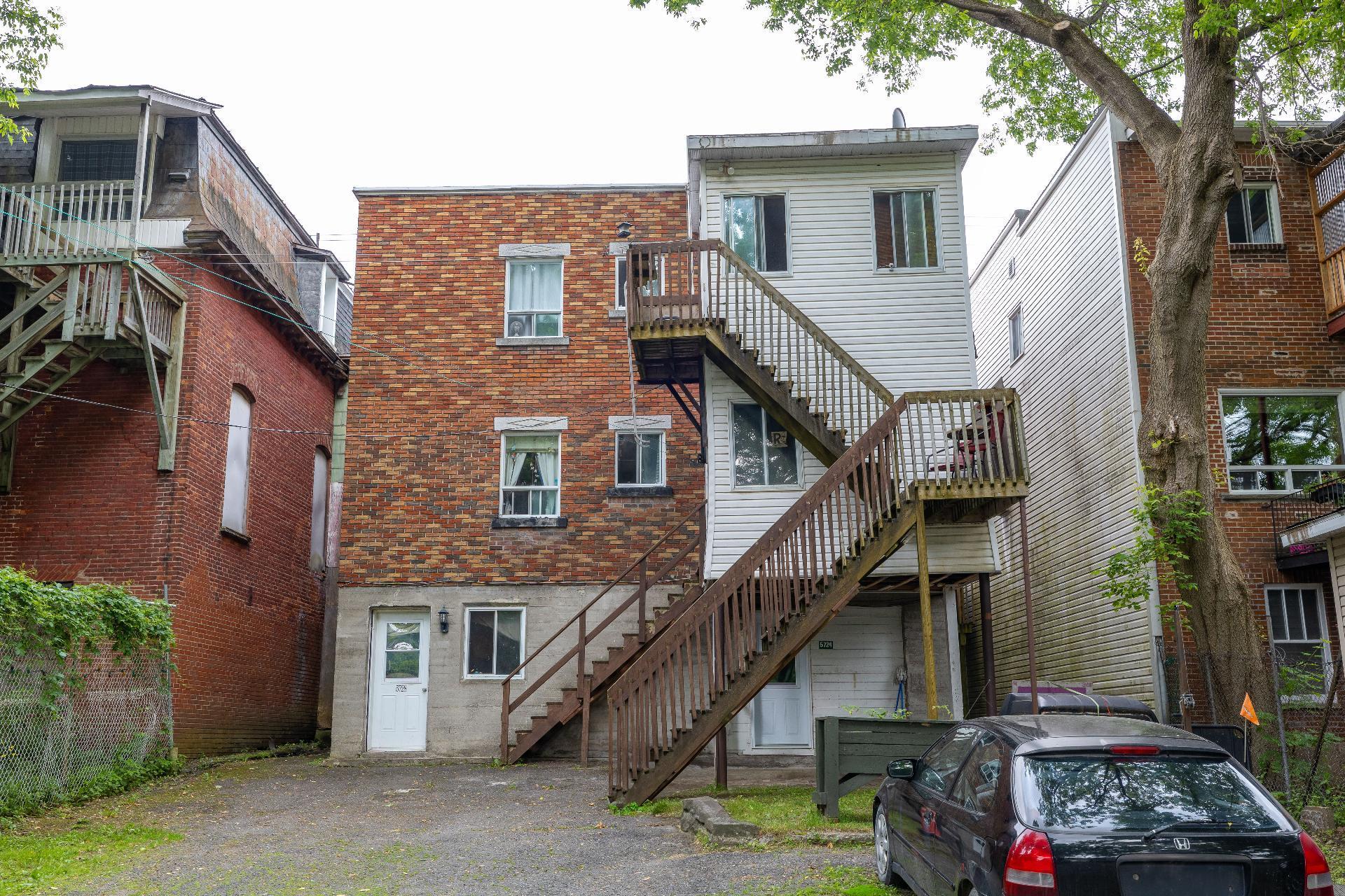 









5722

 - 5730


Rue Foster

,
Waterloo,




QC
J0E2N0

