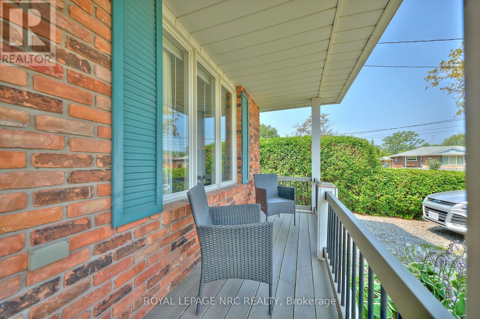












7140 ANN STREET

,
Niagara Falls (Arad/Fallsview),




Ontario
L2G3E2

