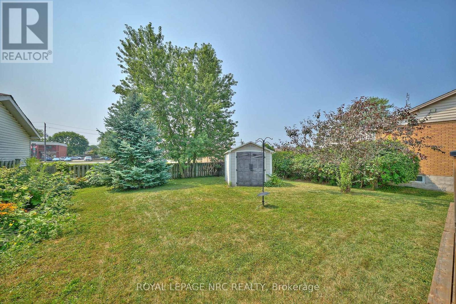 












7140 ANN STREET

,
Niagara Falls (Arad/Fallsview),




Ontario
L2G3E2

