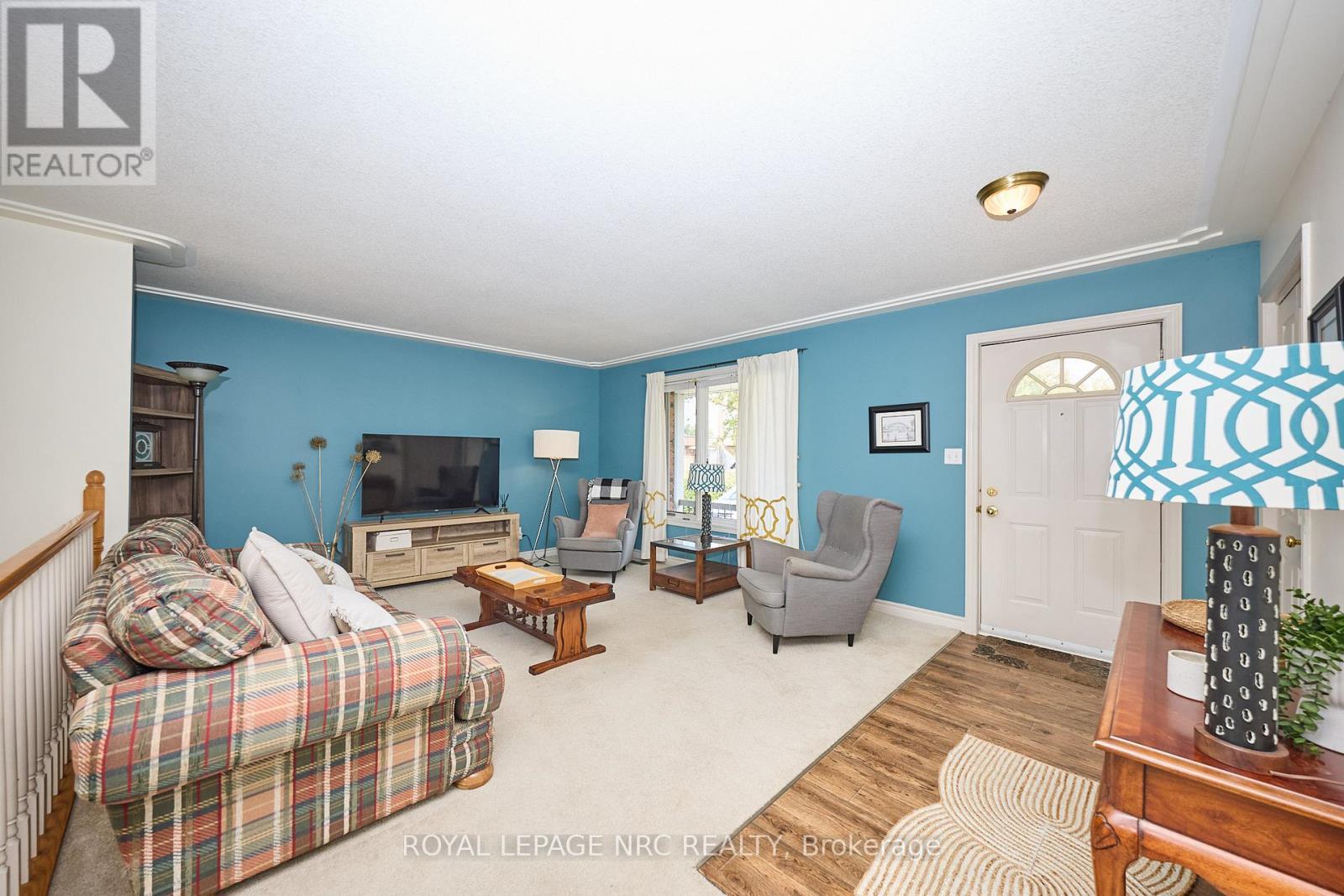 












7140 ANN STREET

,
Niagara Falls (Arad/Fallsview),




Ontario
L2G3E2

