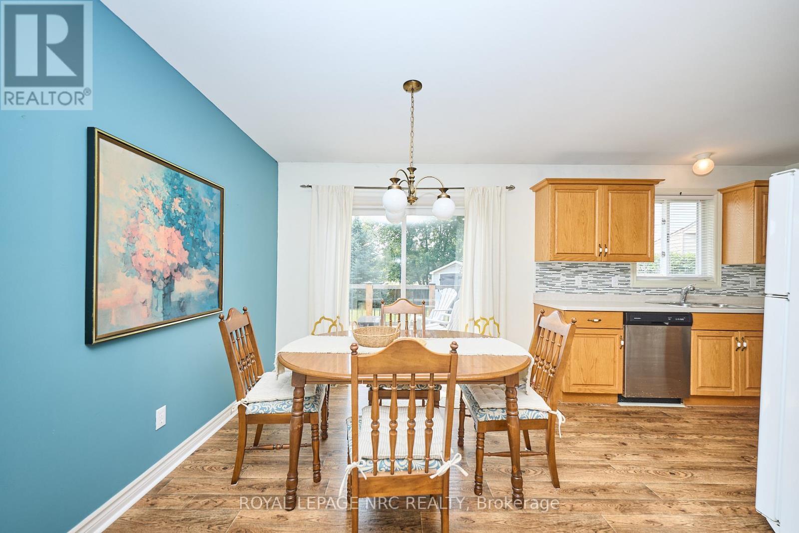 












7140 ANN STREET

,
Niagara Falls (Arad/Fallsview),




Ontario
L2G3E2

