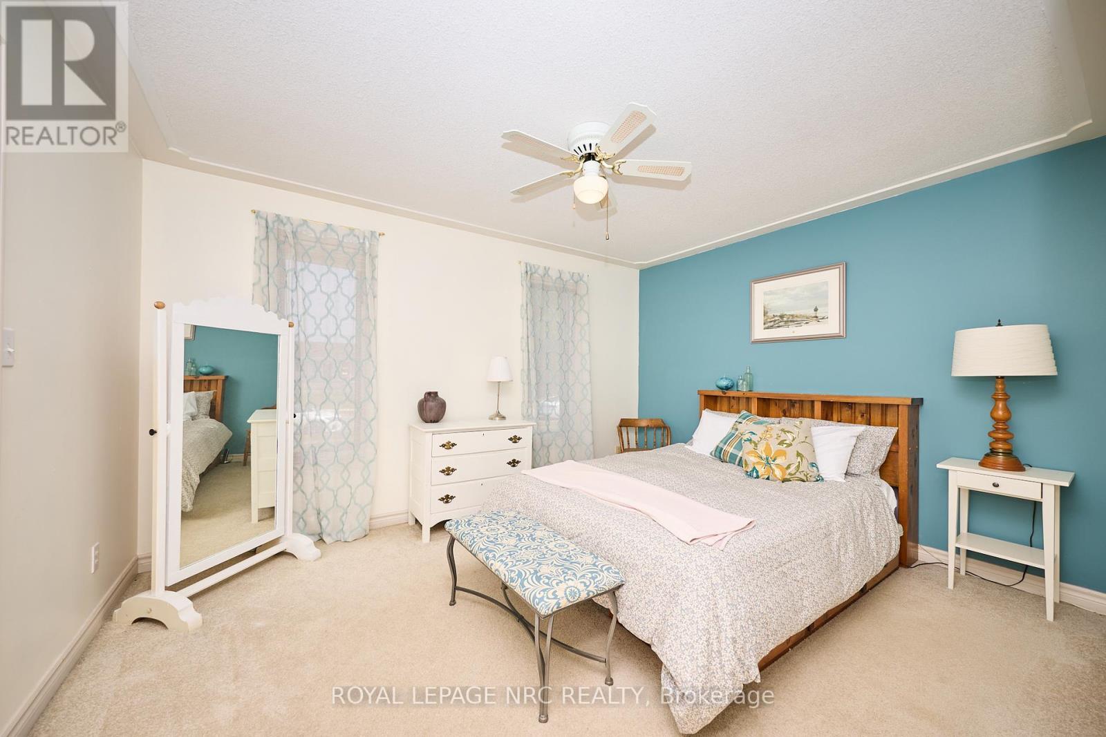 












7140 ANN STREET

,
Niagara Falls (Arad/Fallsview),




Ontario
L2G3E2

