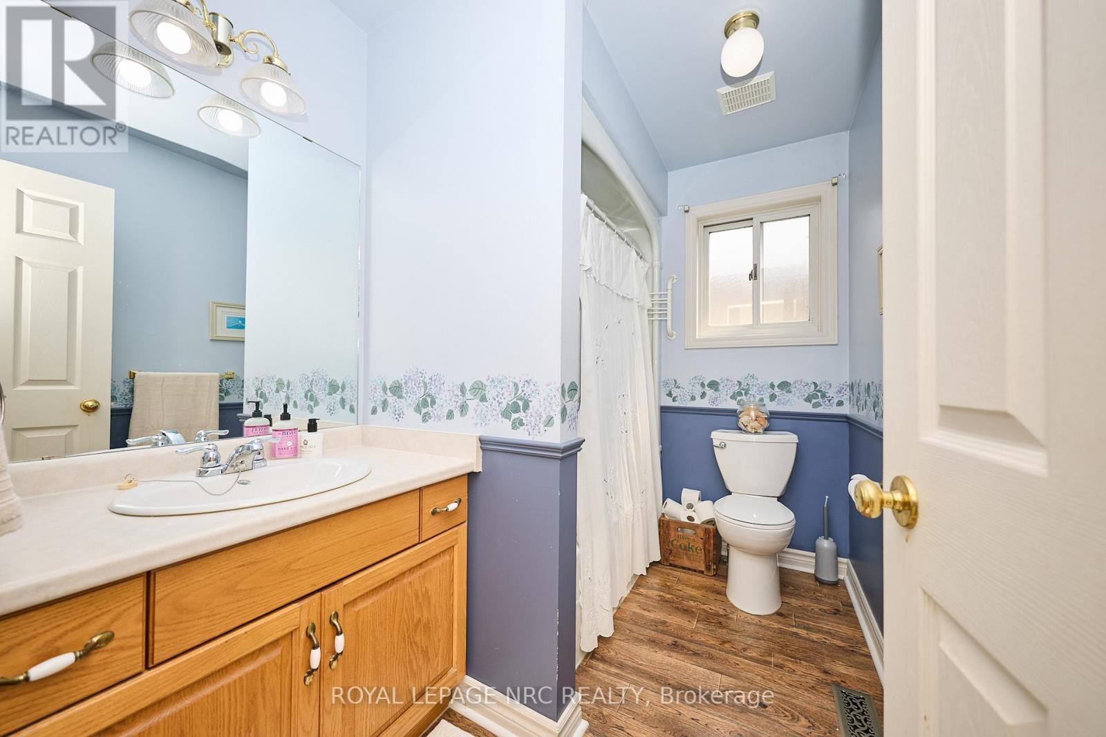 












7140 ANN STREET

,
Niagara Falls (Arad/Fallsview),




Ontario
L2G3E2

