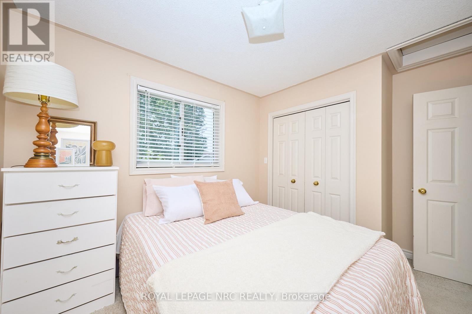 












7140 ANN STREET

,
Niagara Falls (Arad/Fallsview),




Ontario
L2G3E2

