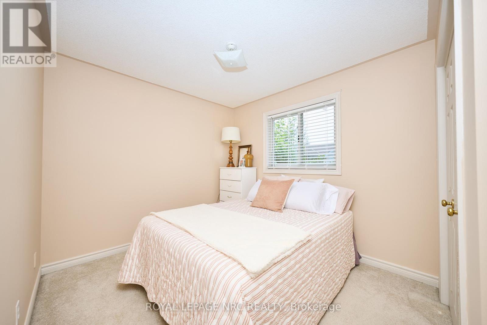 












7140 ANN STREET

,
Niagara Falls (Arad/Fallsview),




Ontario
L2G3E2

