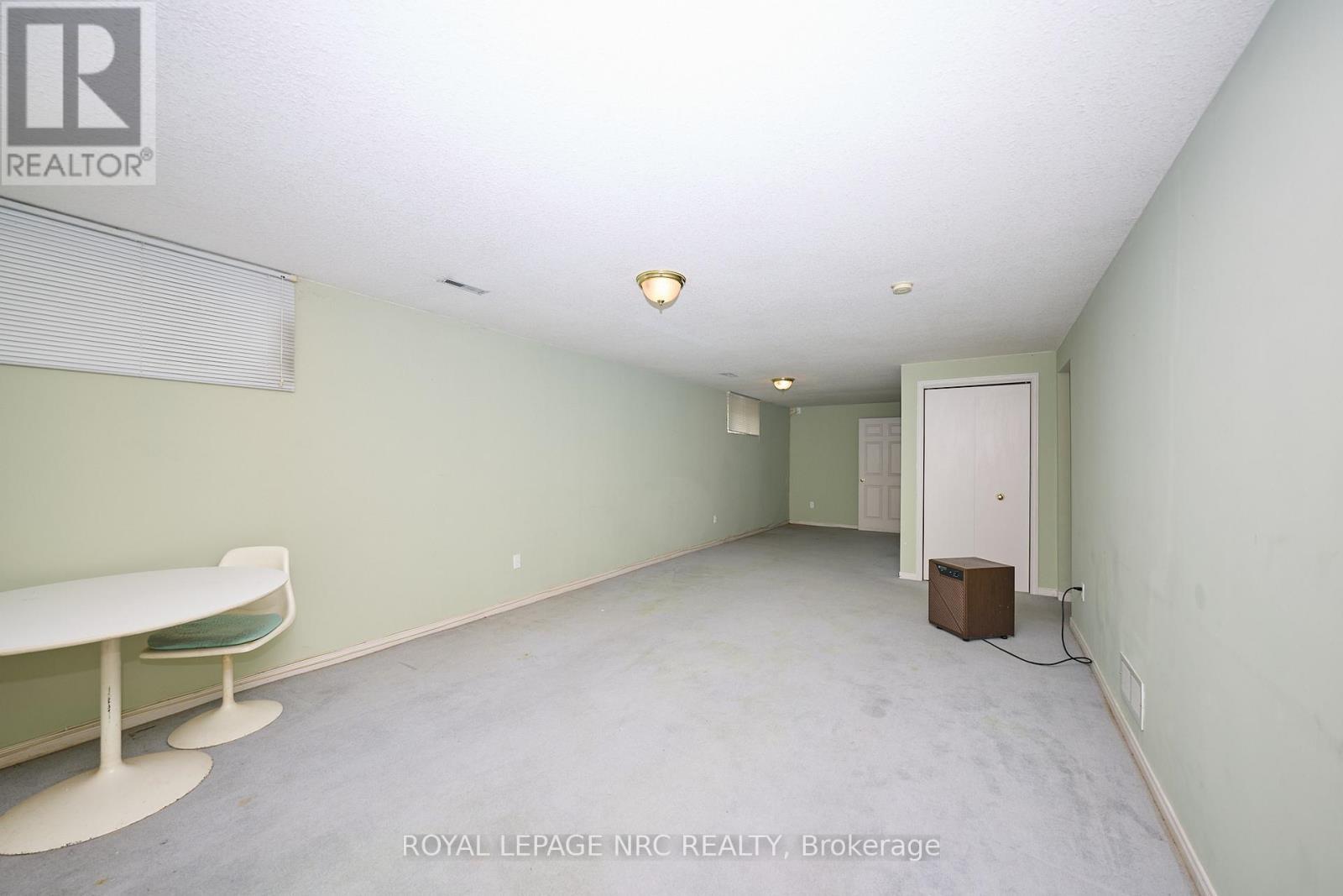 












7140 ANN STREET

,
Niagara Falls (Arad/Fallsview),




Ontario
L2G3E2

