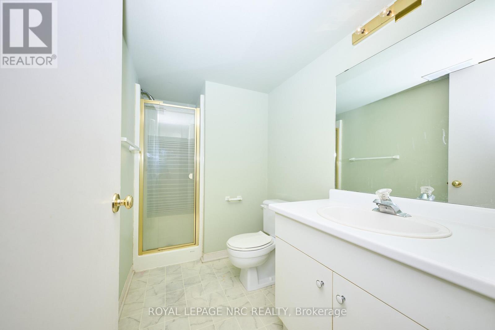












7140 ANN STREET

,
Niagara Falls (Arad/Fallsview),




Ontario
L2G3E2

