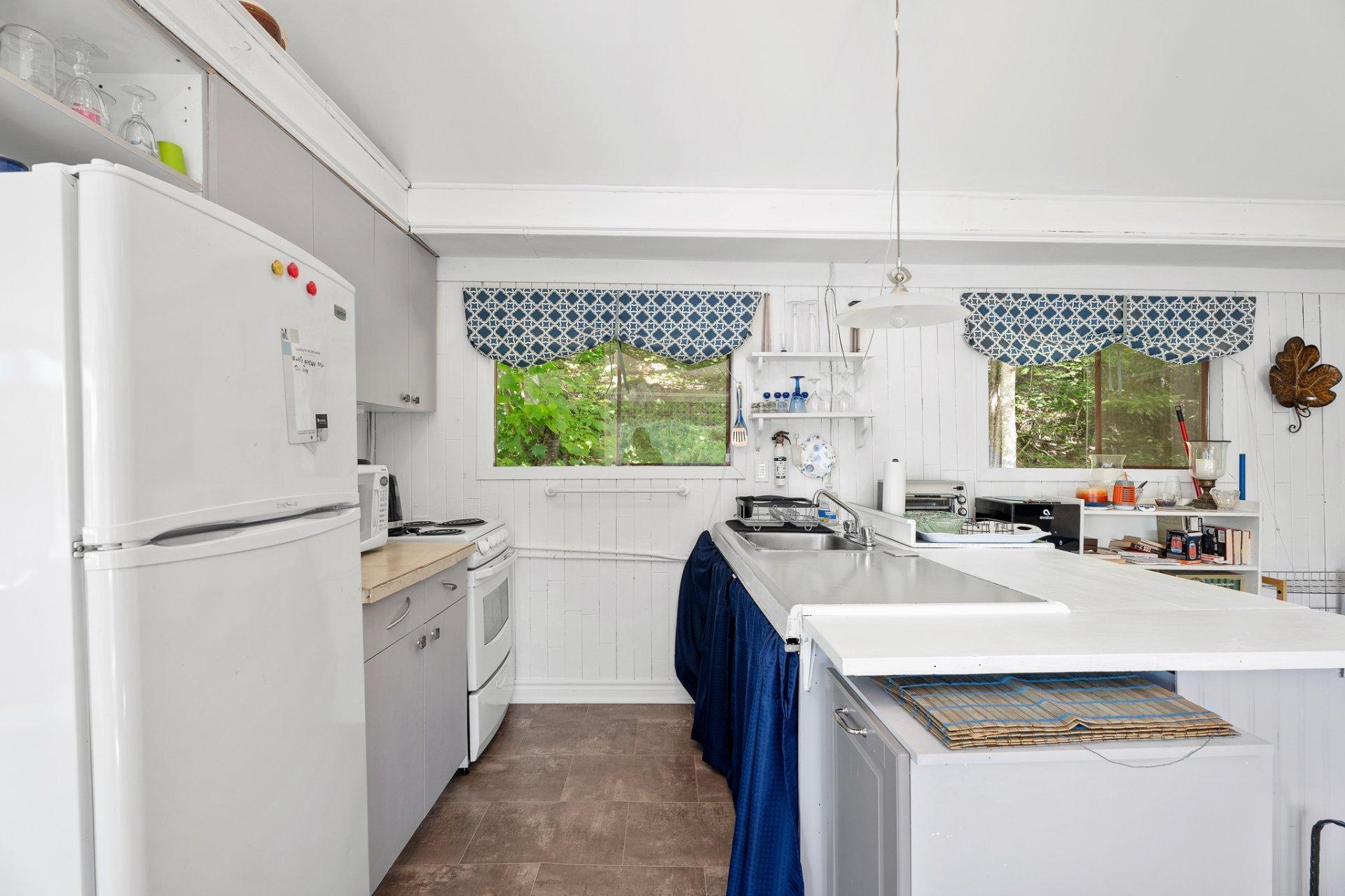 









1120


Ch. des Îles

,
Sainte-Lucie-des-Laurentides,




QC
J0T2J0

