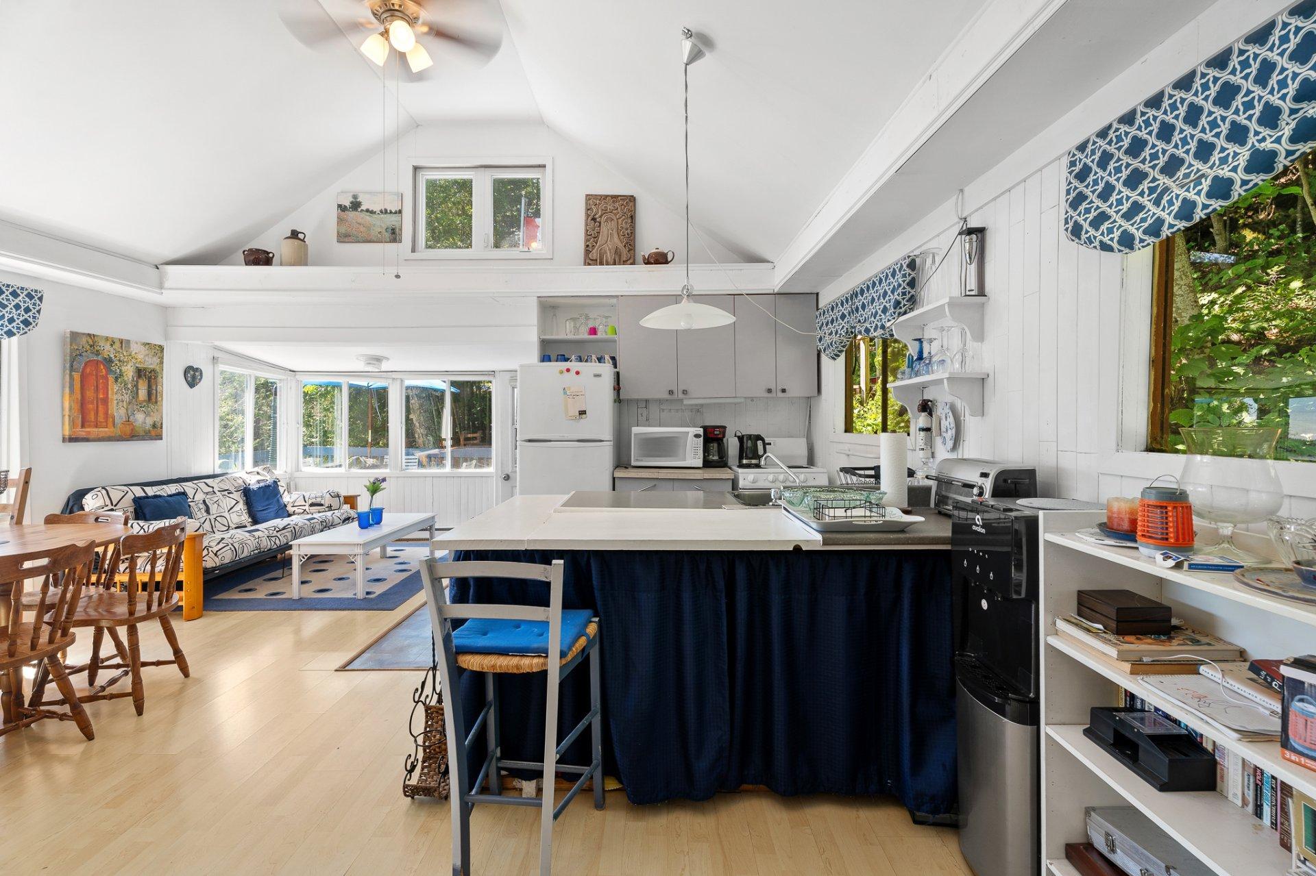 









1120


Ch. des Îles

,
Sainte-Lucie-des-Laurentides,




QC
J0T2J0

