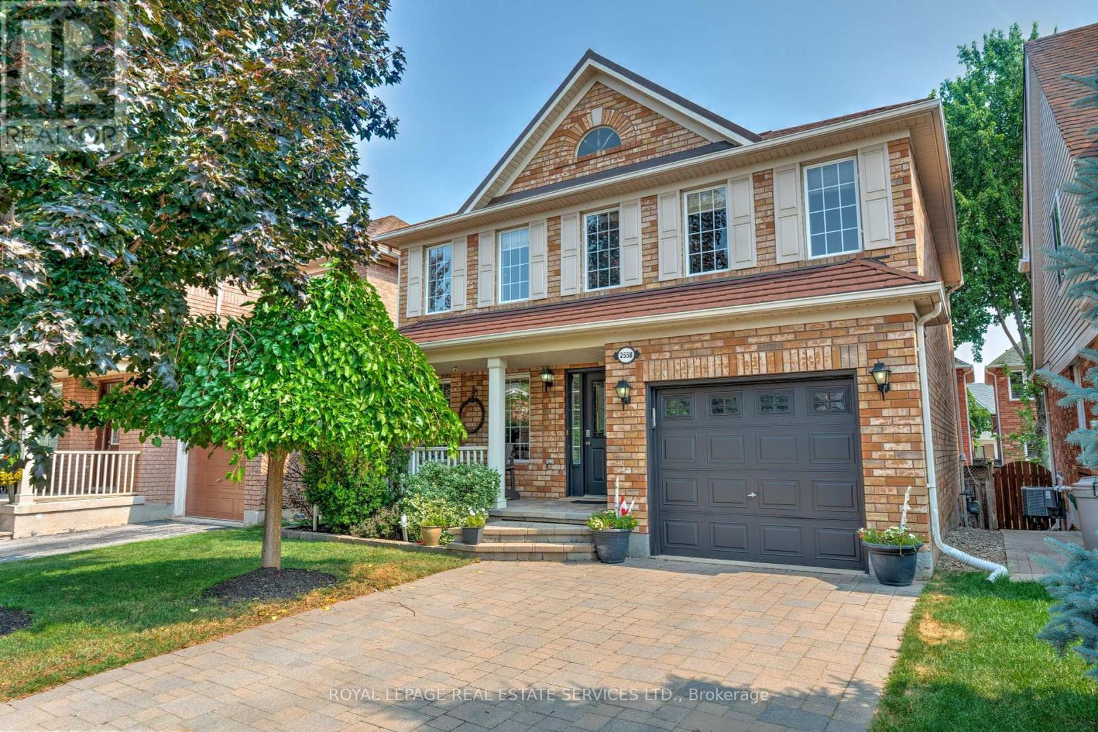 












2558 FALKLAND CRESCENT

,
Oakville,




Ontario
L6M4Y1

