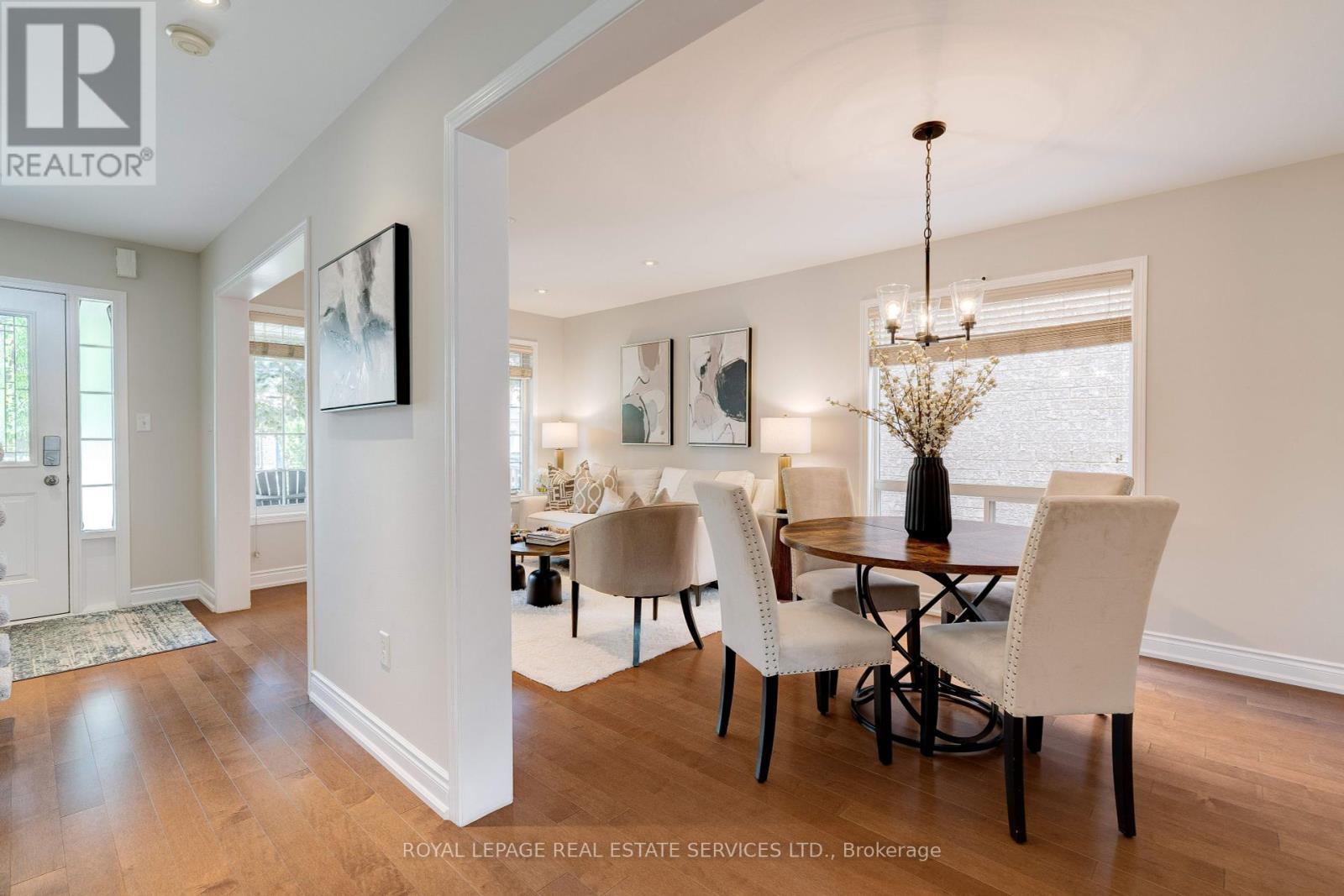 












2558 FALKLAND CRESCENT

,
Oakville,




Ontario
L6M4Y1

