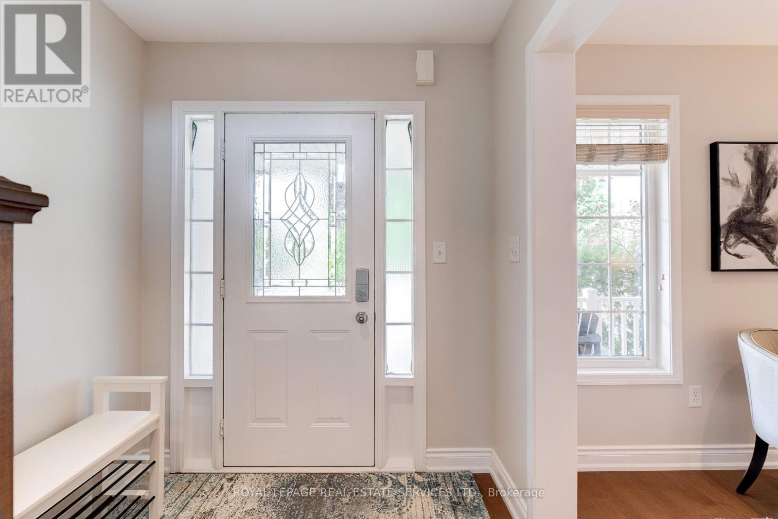 












2558 FALKLAND CRESCENT

,
Oakville,




Ontario
L6M4Y1

