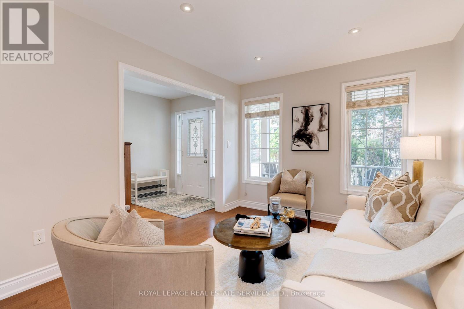 












2558 FALKLAND CRESCENT

,
Oakville,




Ontario
L6M4Y1

