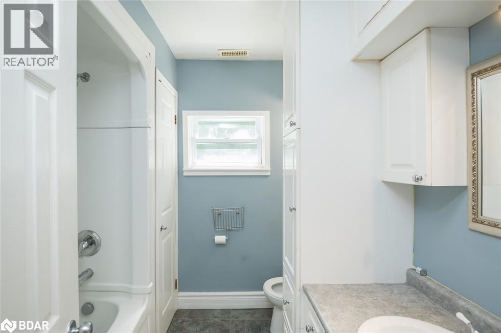












99 COMMERCIAL Street

,
Milton,




Ontario
L9T2J1

