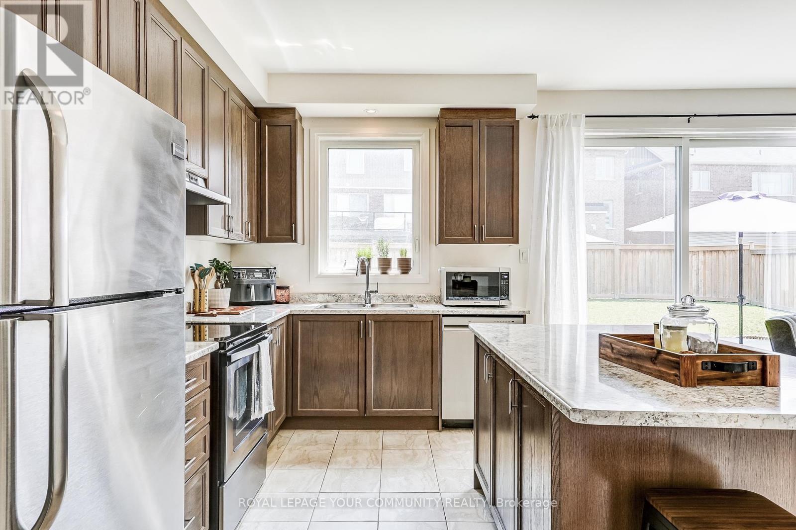 












136 CASSERLEY CRESCENT

,
New Tecumseth,




Ontario
L0G1W0

