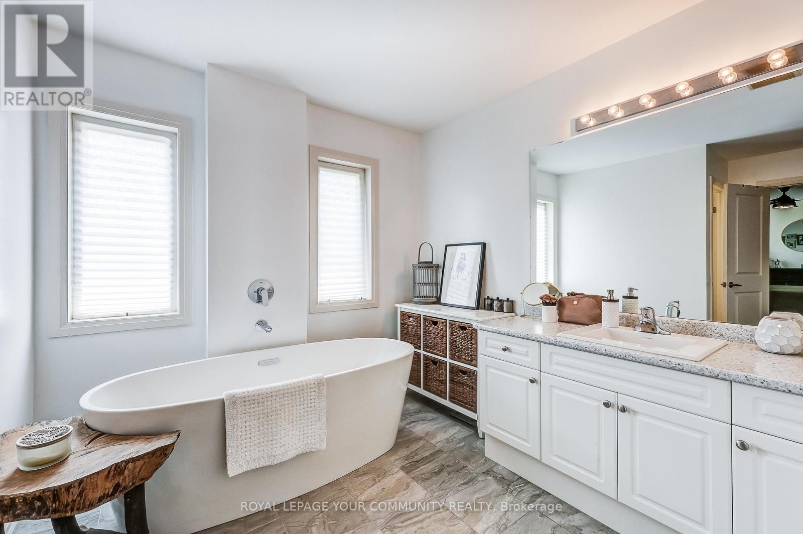 












136 CASSERLEY CRESCENT

,
New Tecumseth,




Ontario
L0G1W0

