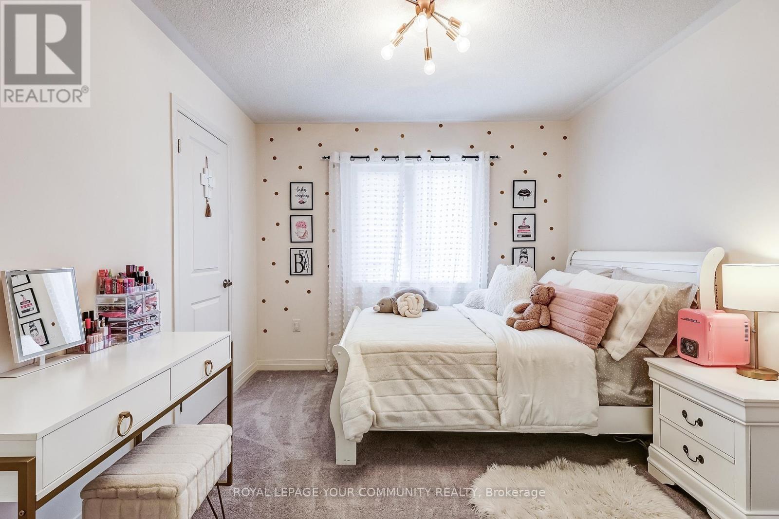 












136 CASSERLEY CRESCENT

,
New Tecumseth,




Ontario
L0G1W0


