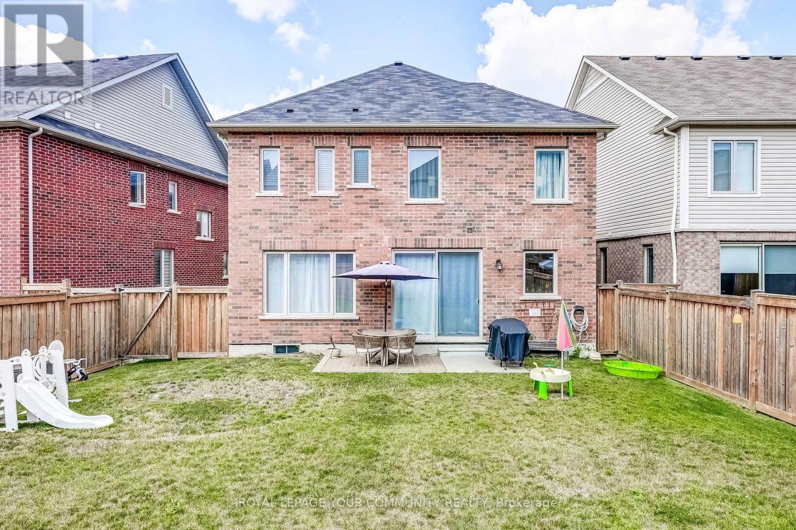 












136 CASSERLEY CRESCENT

,
New Tecumseth,




Ontario
L0G1W0

