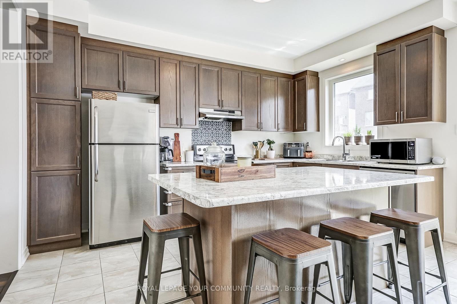 












136 CASSERLEY CRESCENT

,
New Tecumseth,




Ontario
L0G1W0

