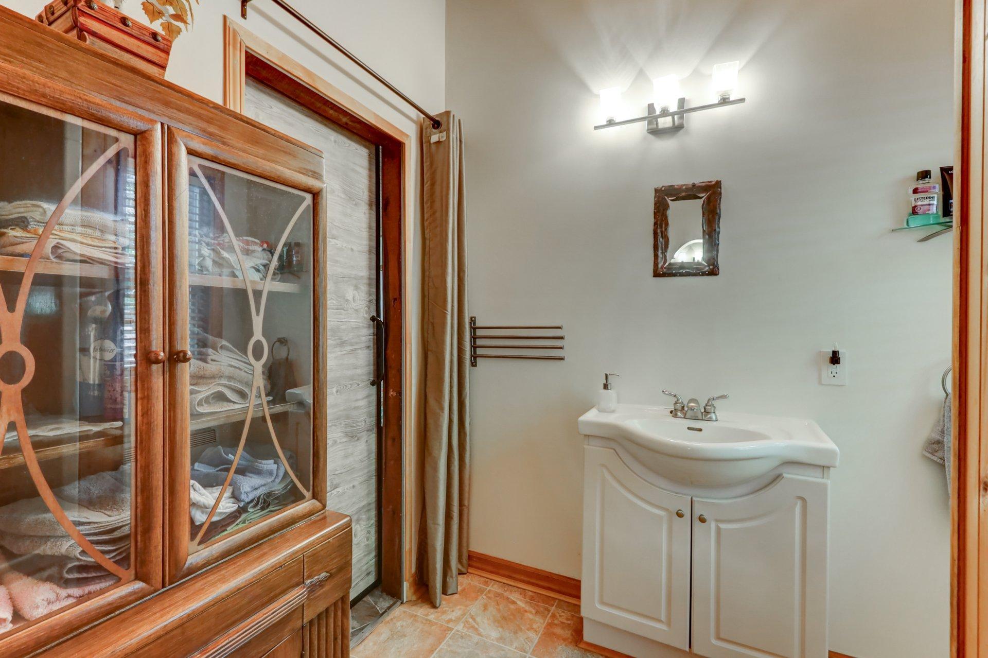 









28


Ch. Circle

,
Harrington,




QC
J8G2T3

