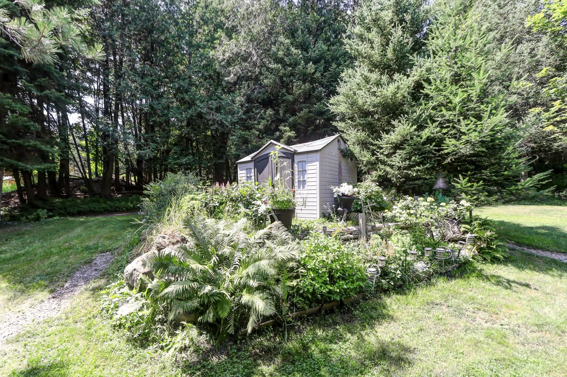 









28


Ch. Circle

,
Harrington,




QC
J8G2T3

