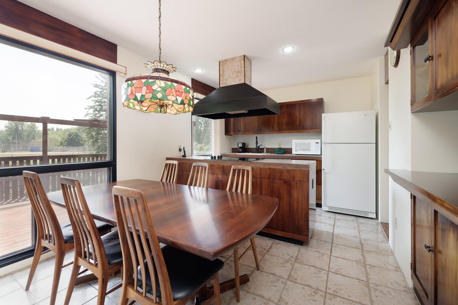









22


Av. Circle

,
Pointe-Claire,




QC
H9R1X1


