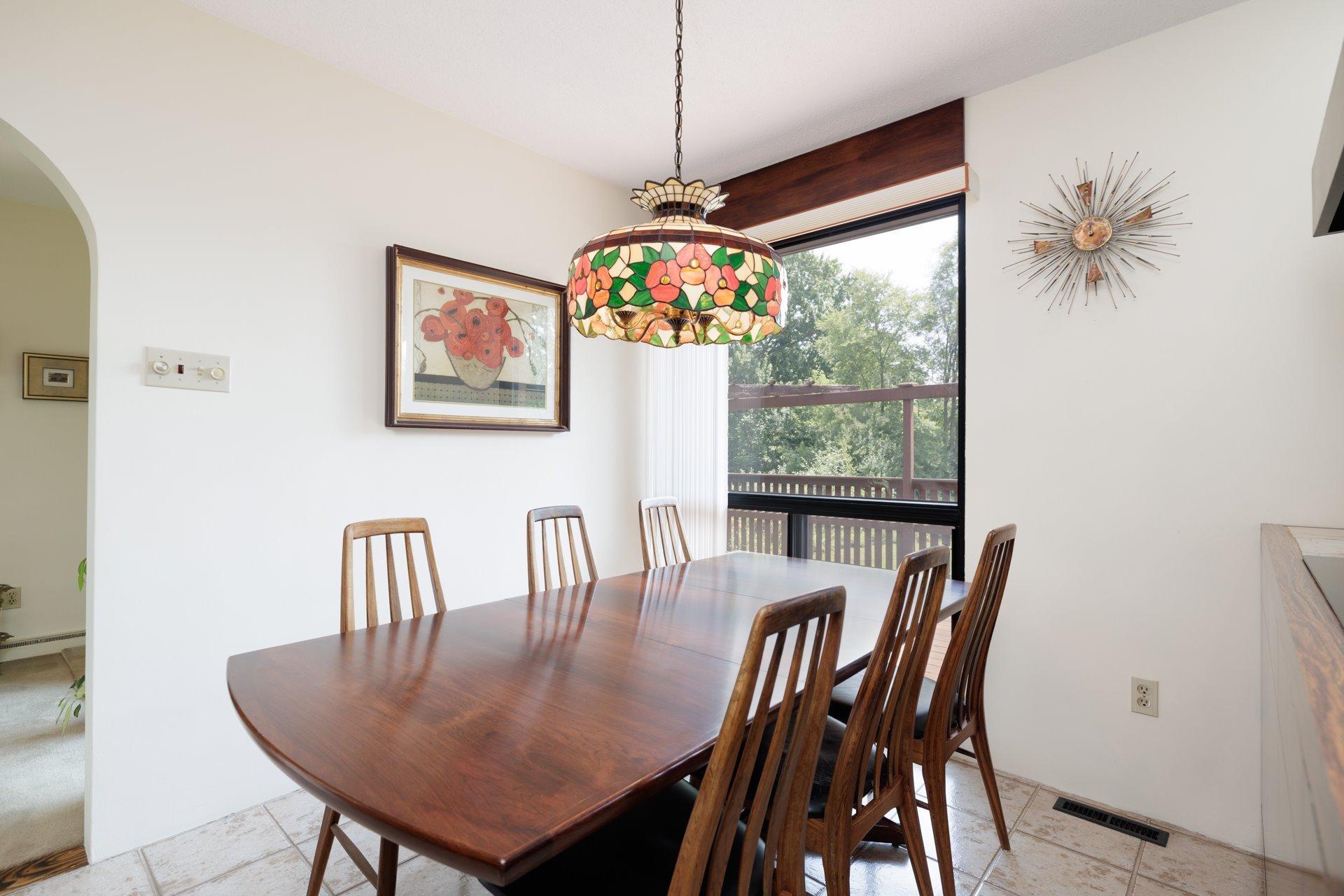 









22


Av. Circle

,
Pointe-Claire,




QC
H9R1X1

