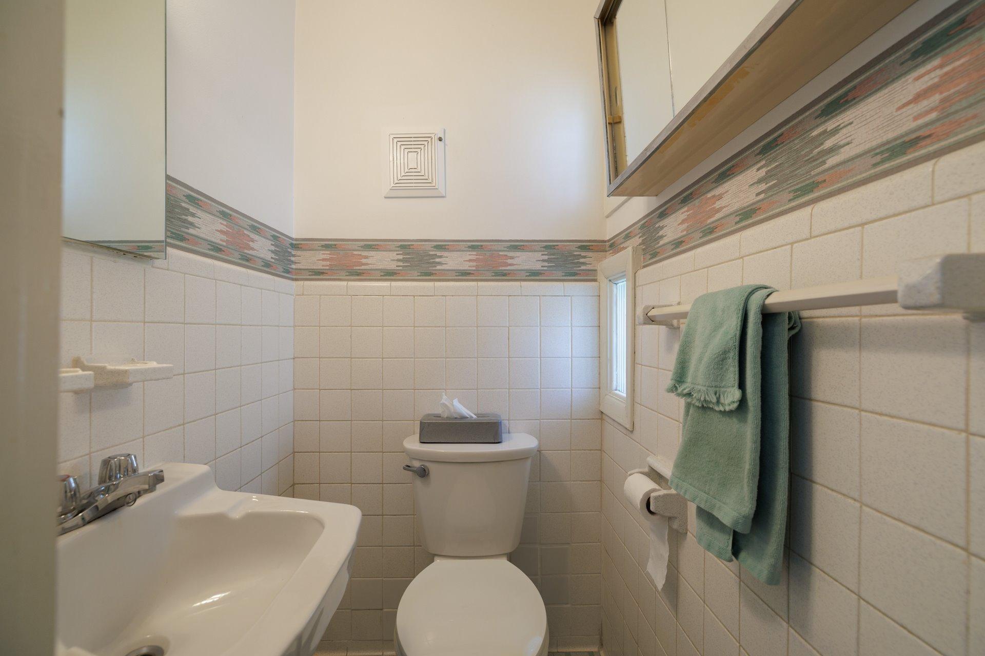 









22


Av. Circle

,
Pointe-Claire,




QC
H9R1X1

